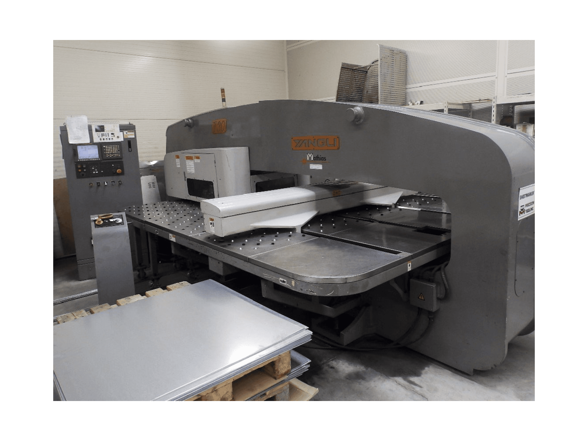 Linke Ansicht der Yangli T30 Maschine