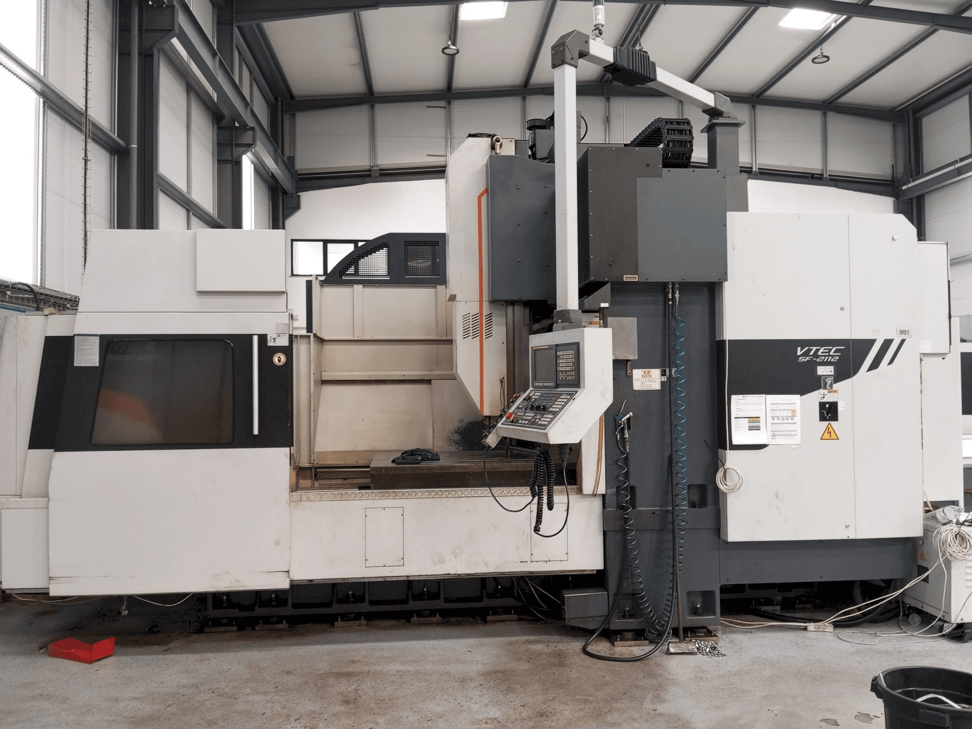 Frontansicht der Vision Wide VTEC SF-2112 Maschine