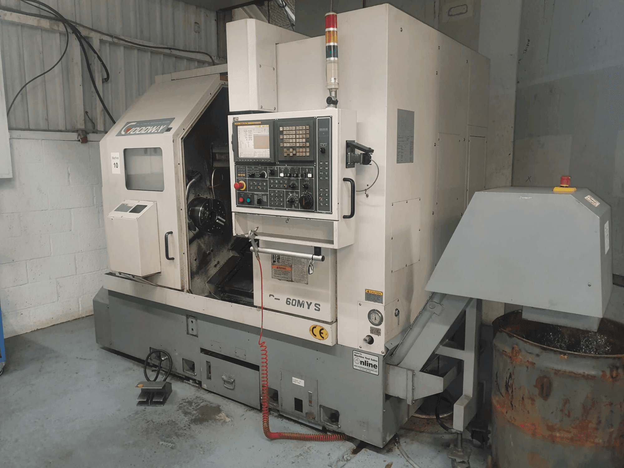 Frontansicht der Goodway GS-260MYS Maschine