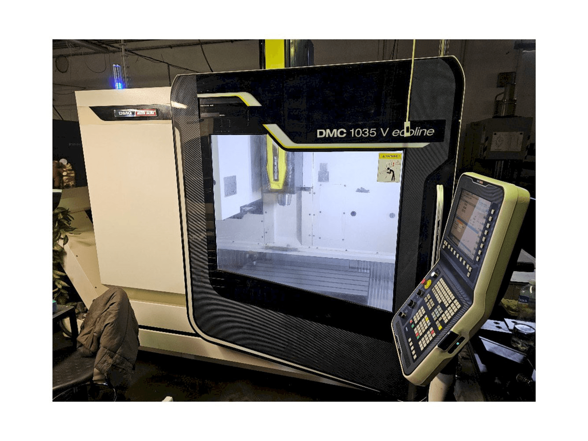 Frontansicht der DMG DMC 1035 V ecoline Maschine