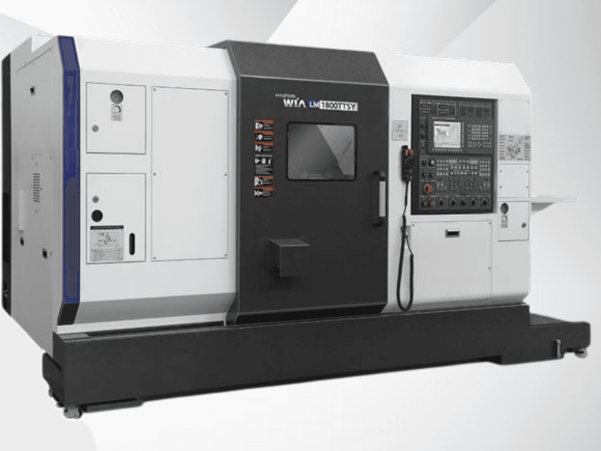 Hyundai LM1800TTSY CNC-Drehmaschine, Vorderansicht, mit Bedienfeld, schwarz-weißem Äußeren und Bedientasten.