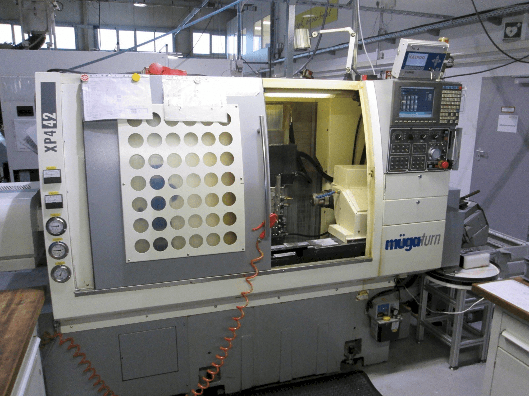 Frontansicht der Muga XP4 42SM Maschine