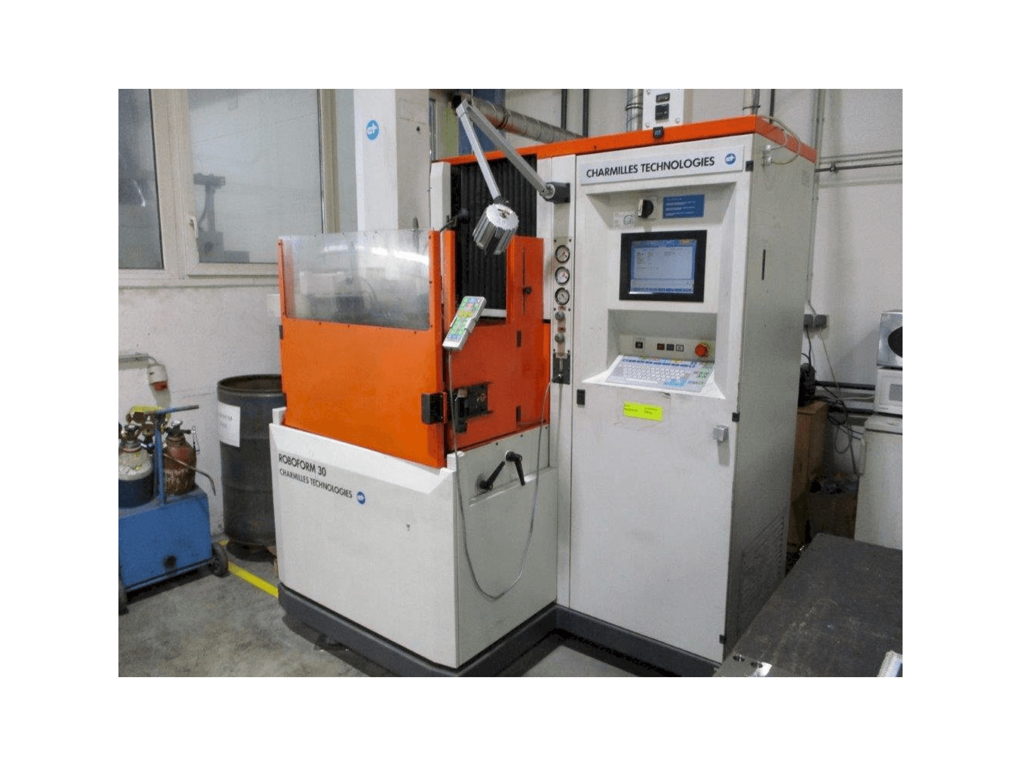 Frontansicht der CHARMILLES Roboform 30 Maschine