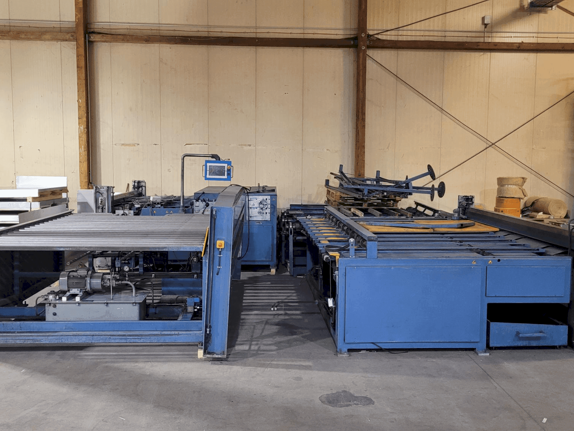 Frontansicht der TWIN SEAM KA 2000-3000 Maschine