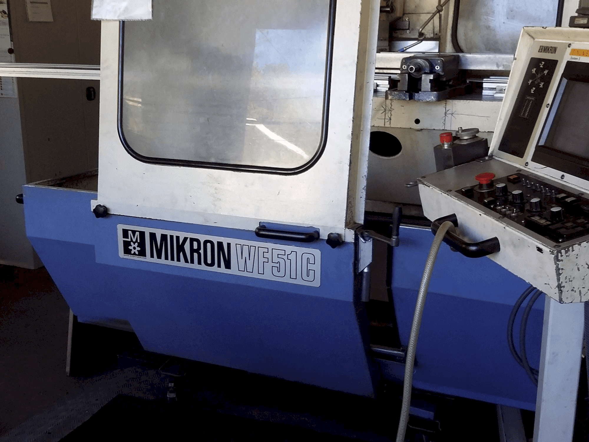 Frontansicht der MIKRON WF51C/3M-4 Maschine