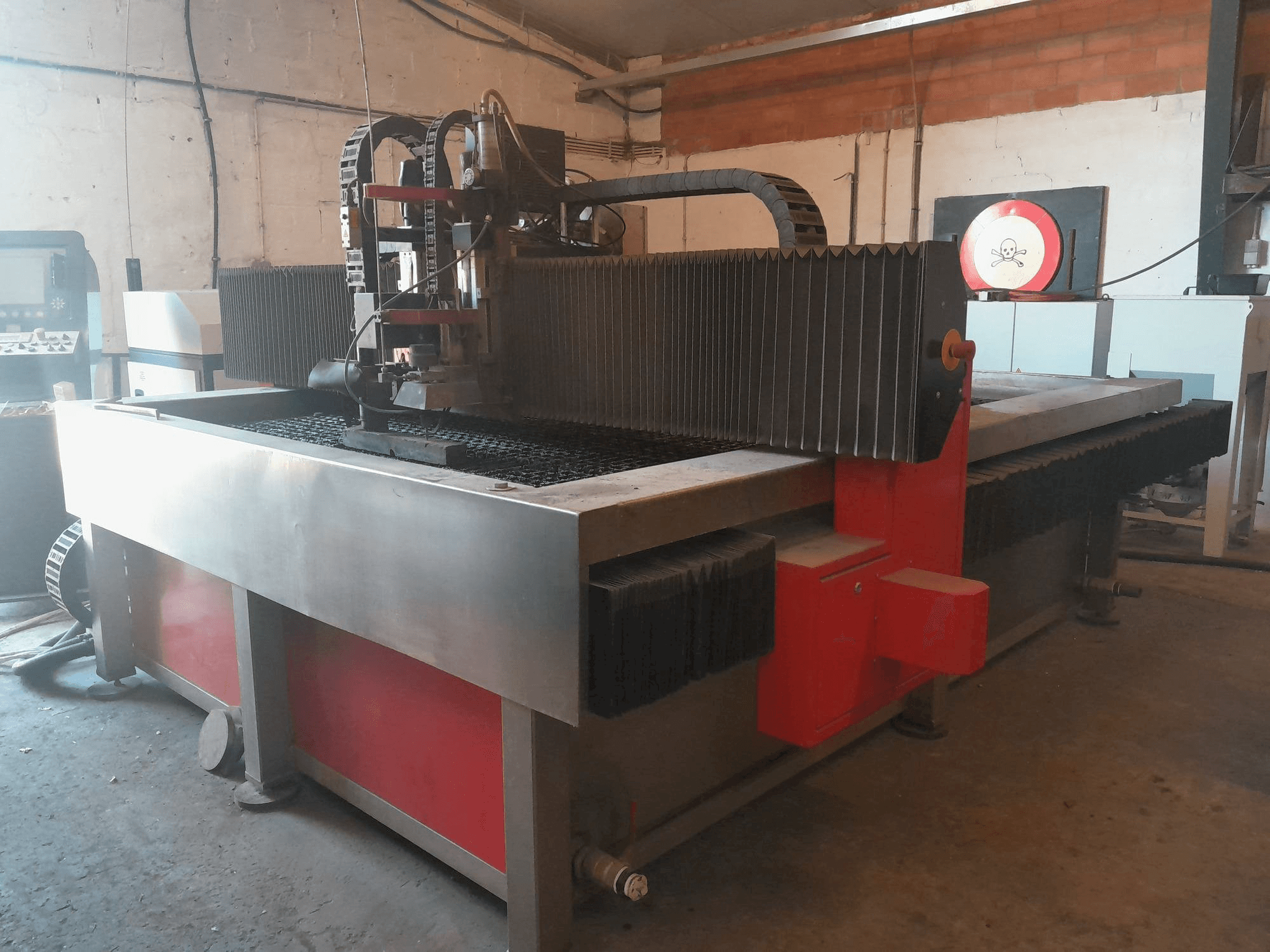 Frontansicht der STAKO Trium WPC Retrofit Maschine