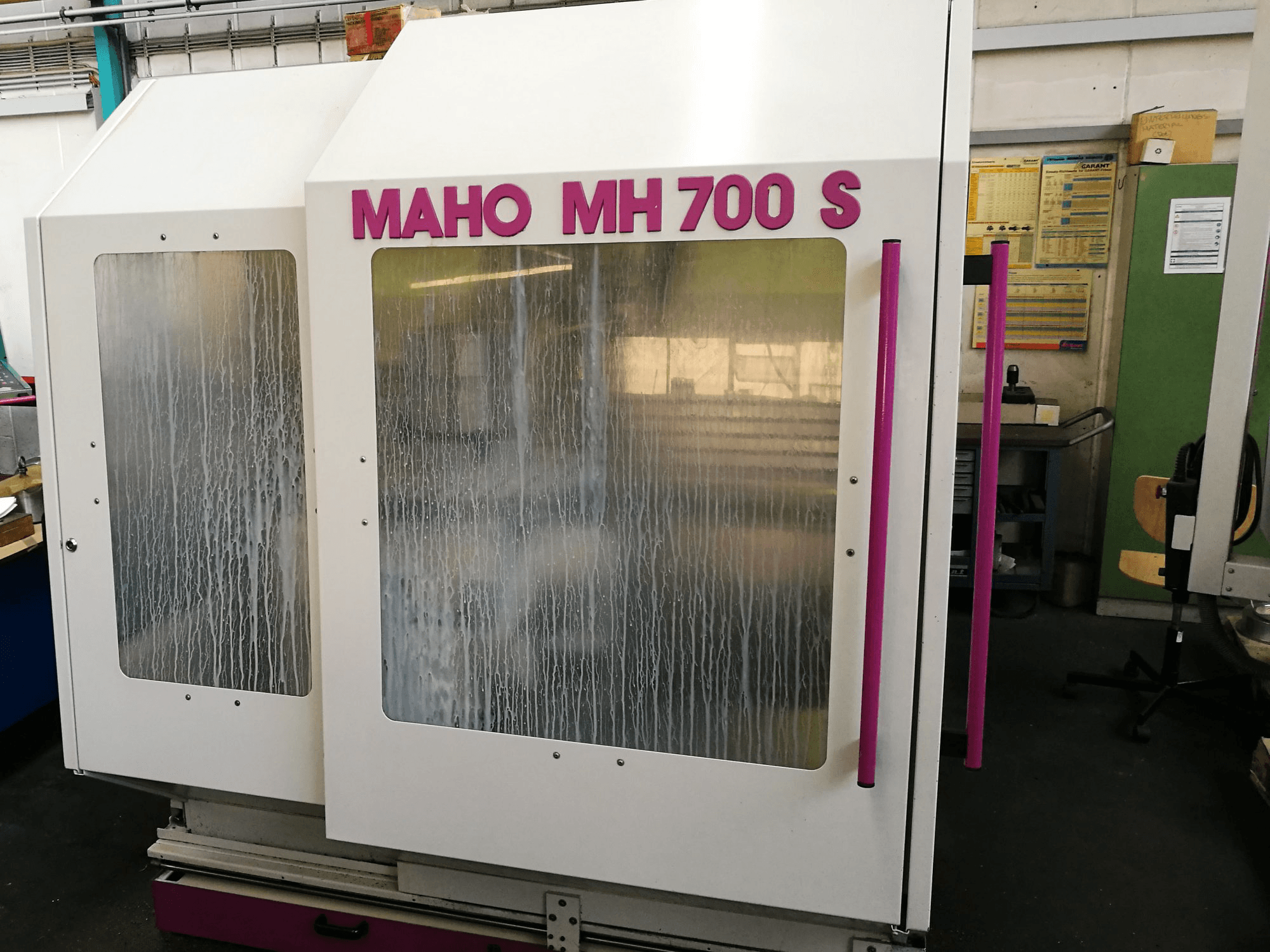 Frontansicht der Maho MH 700 S Maschine