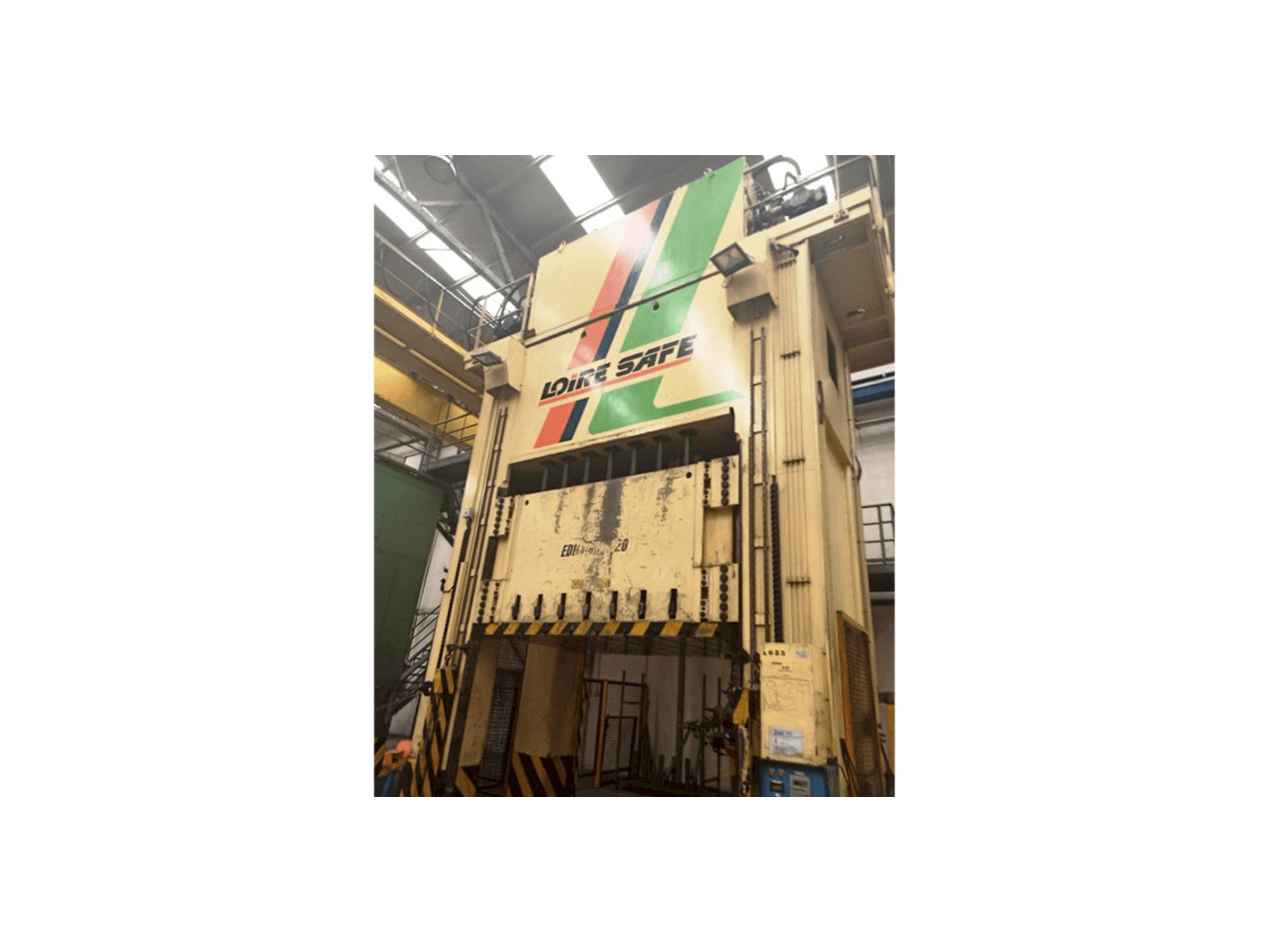 Frontansicht der LOIRE SAFE Edim 800 Maschine