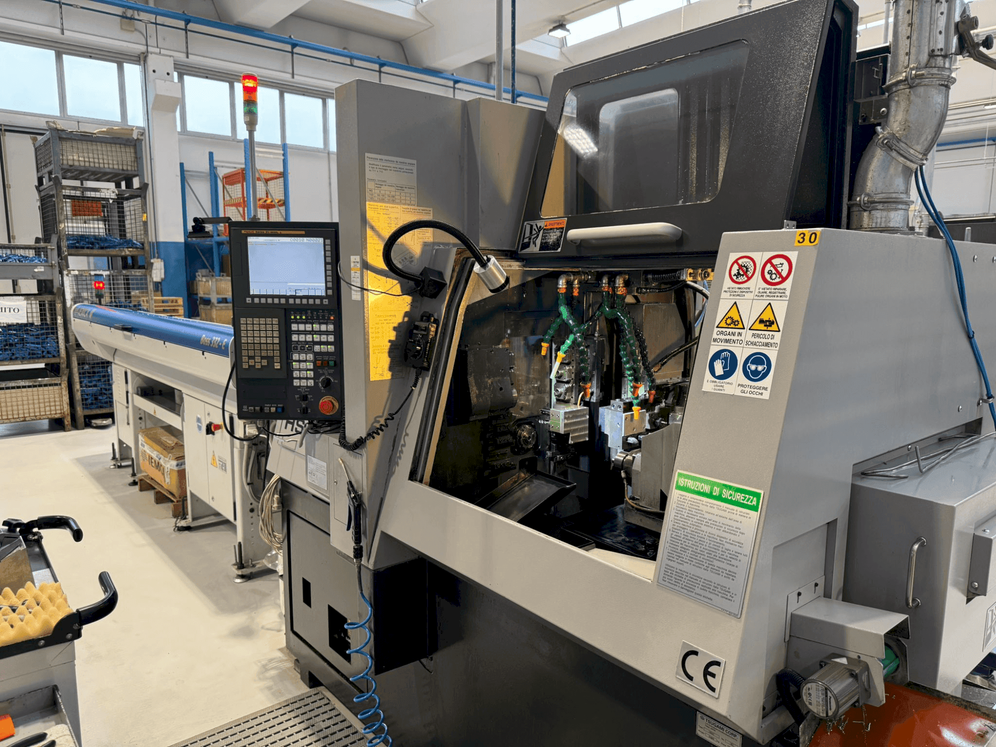 Frontansicht der TSUGAMI HS32 Maschine