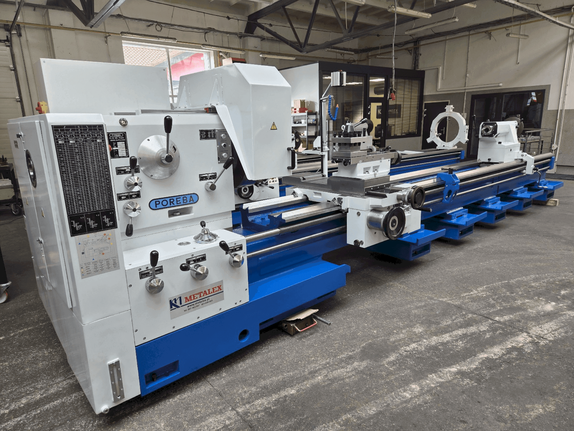 Frontansicht der Poreba TPK 90/5M Maschine