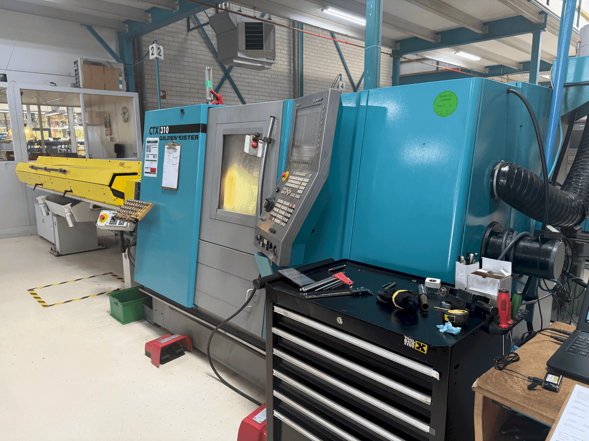 Frontansicht der DMG Gildemeister CTX 310 Maschine