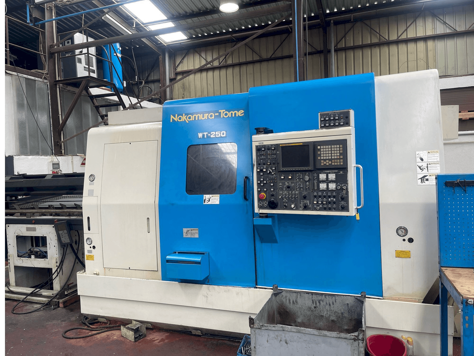 Frontansicht der NAKAMURA Tome WT-250 Maschine