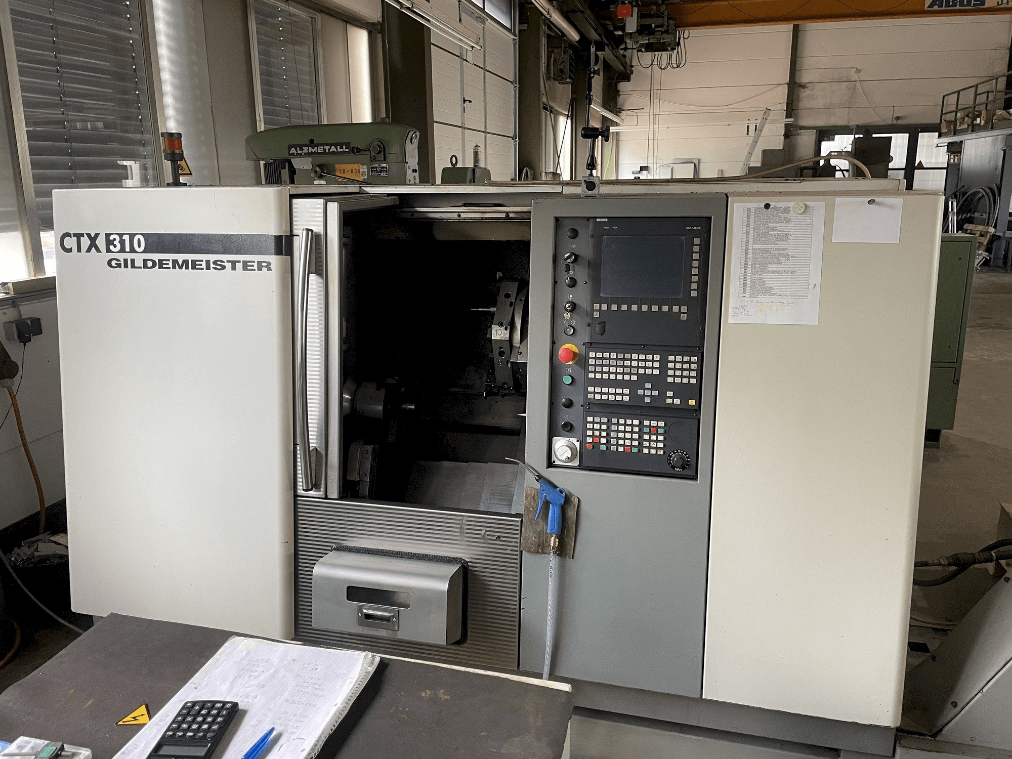 Frontansicht der Gildemeister CTX 310 Maschine