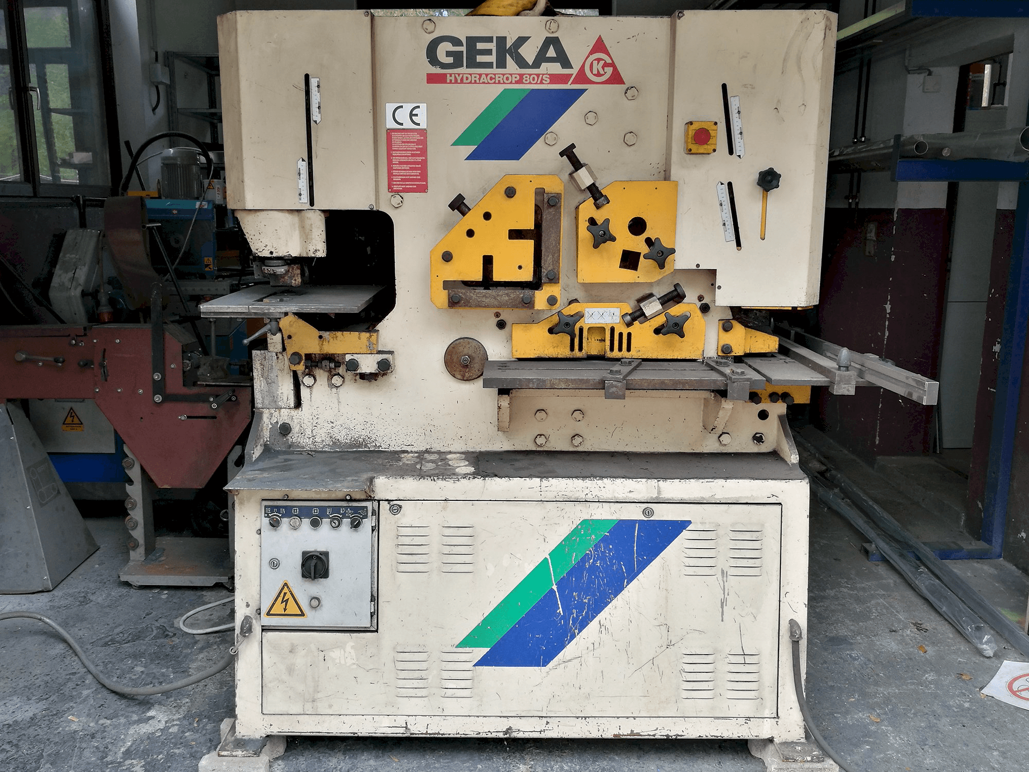 Frontansicht der GEKA HYDRACROP 80/S Maschine