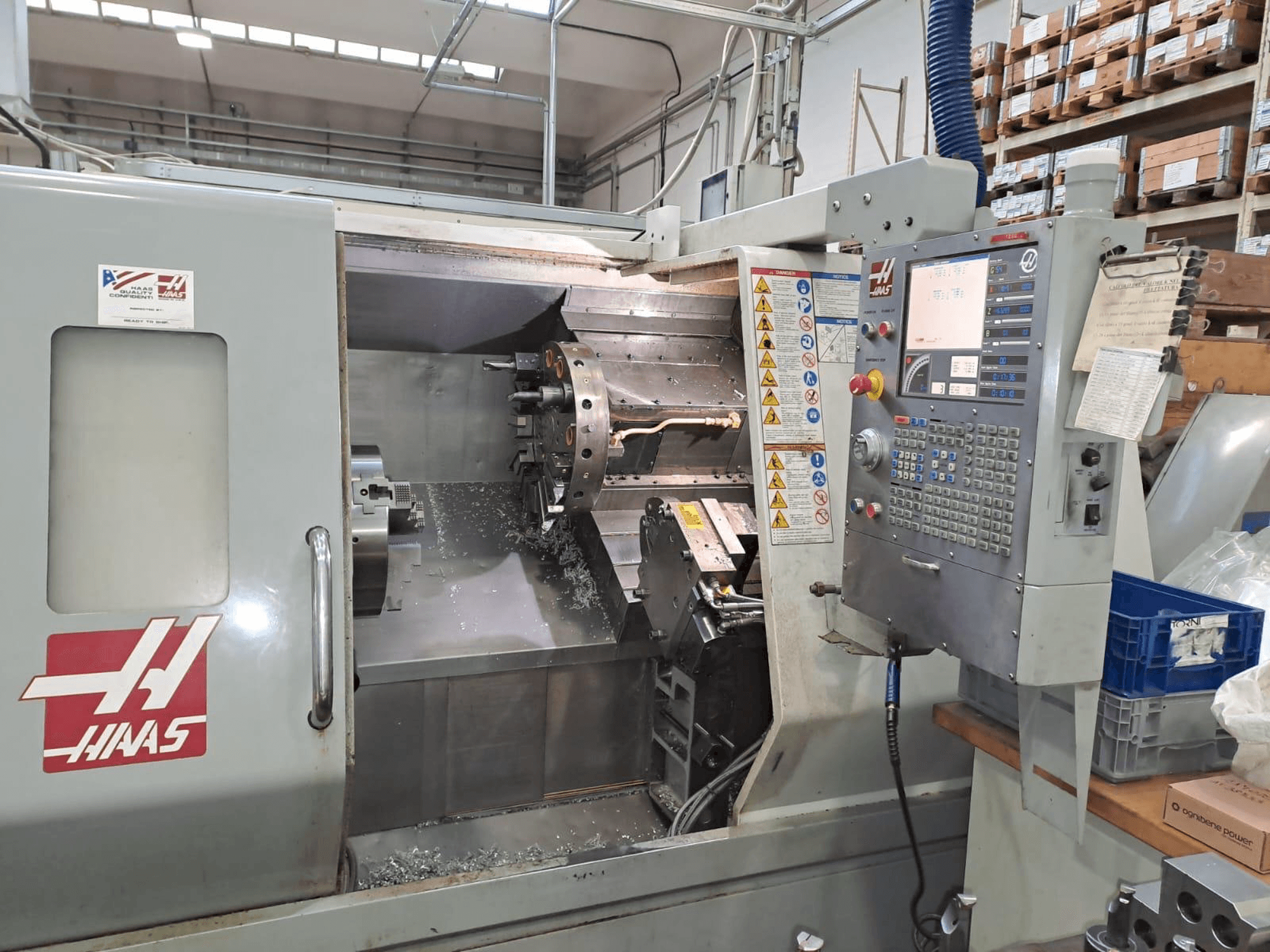 Frontansicht der HAAS SL30 Maschine