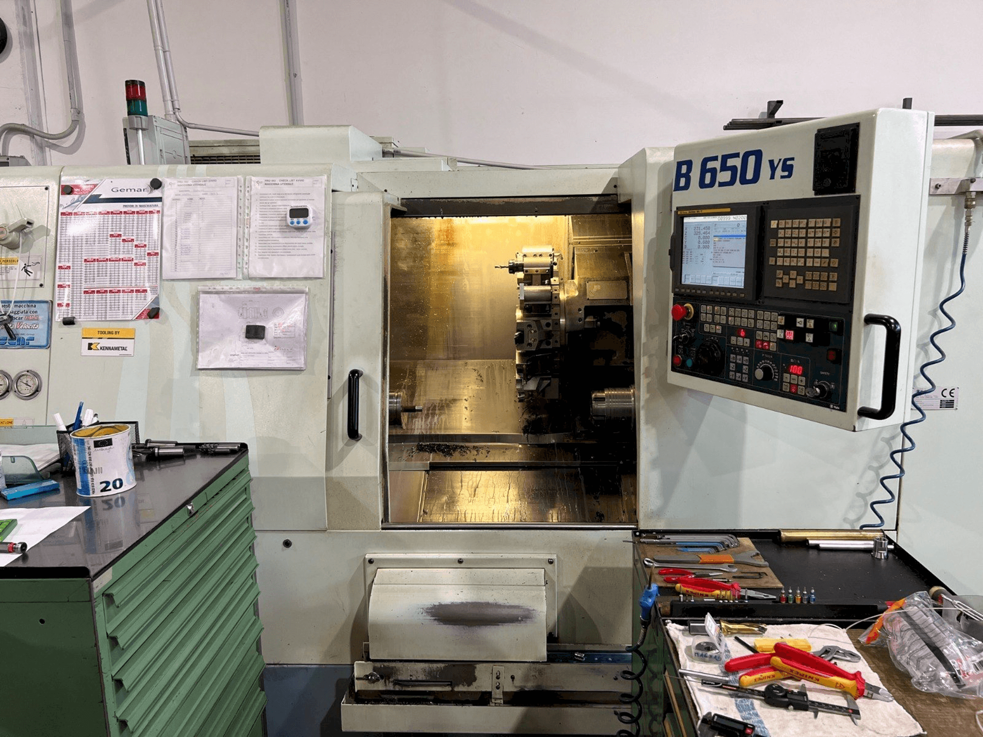 Frontansicht der Biglia B650 YS Maschine