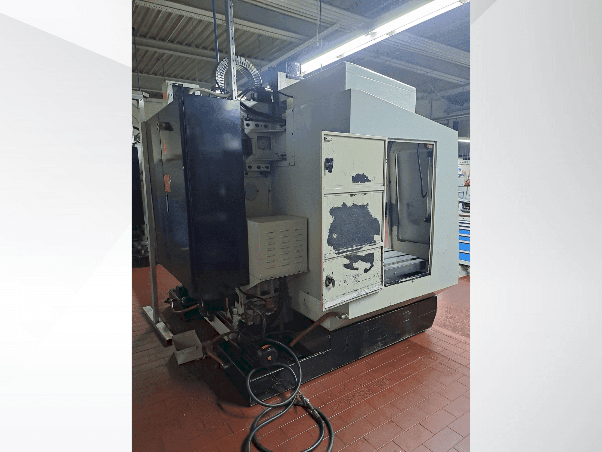 Frontansicht der Hurco VMX40 Maschine