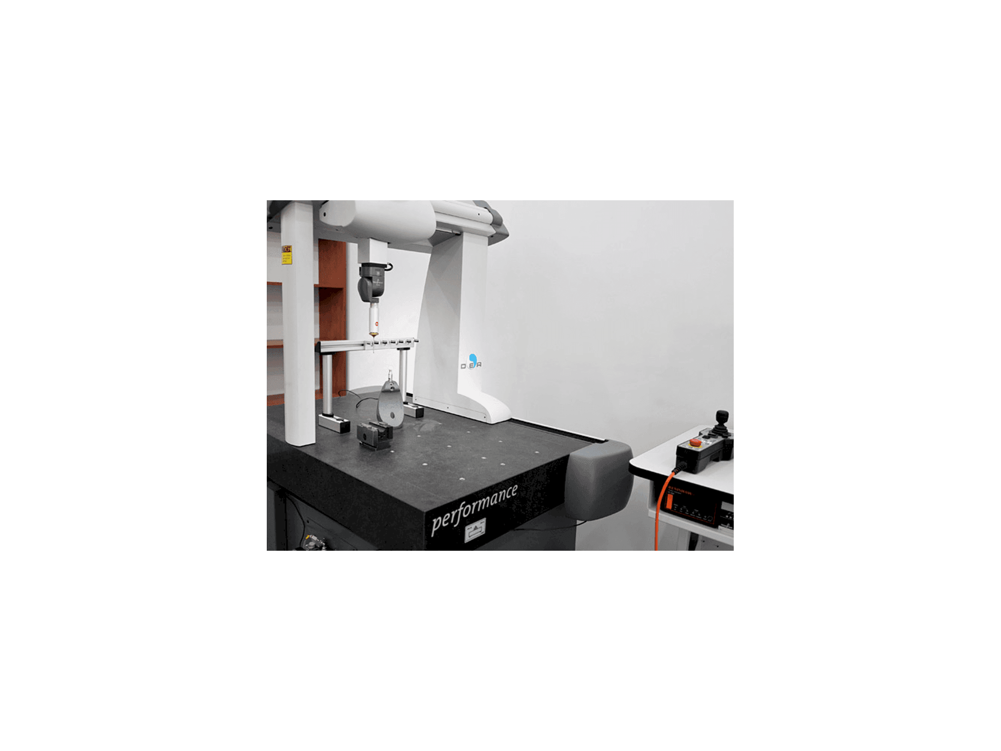 Frontansicht der Hexagon Global 050705 Maschine