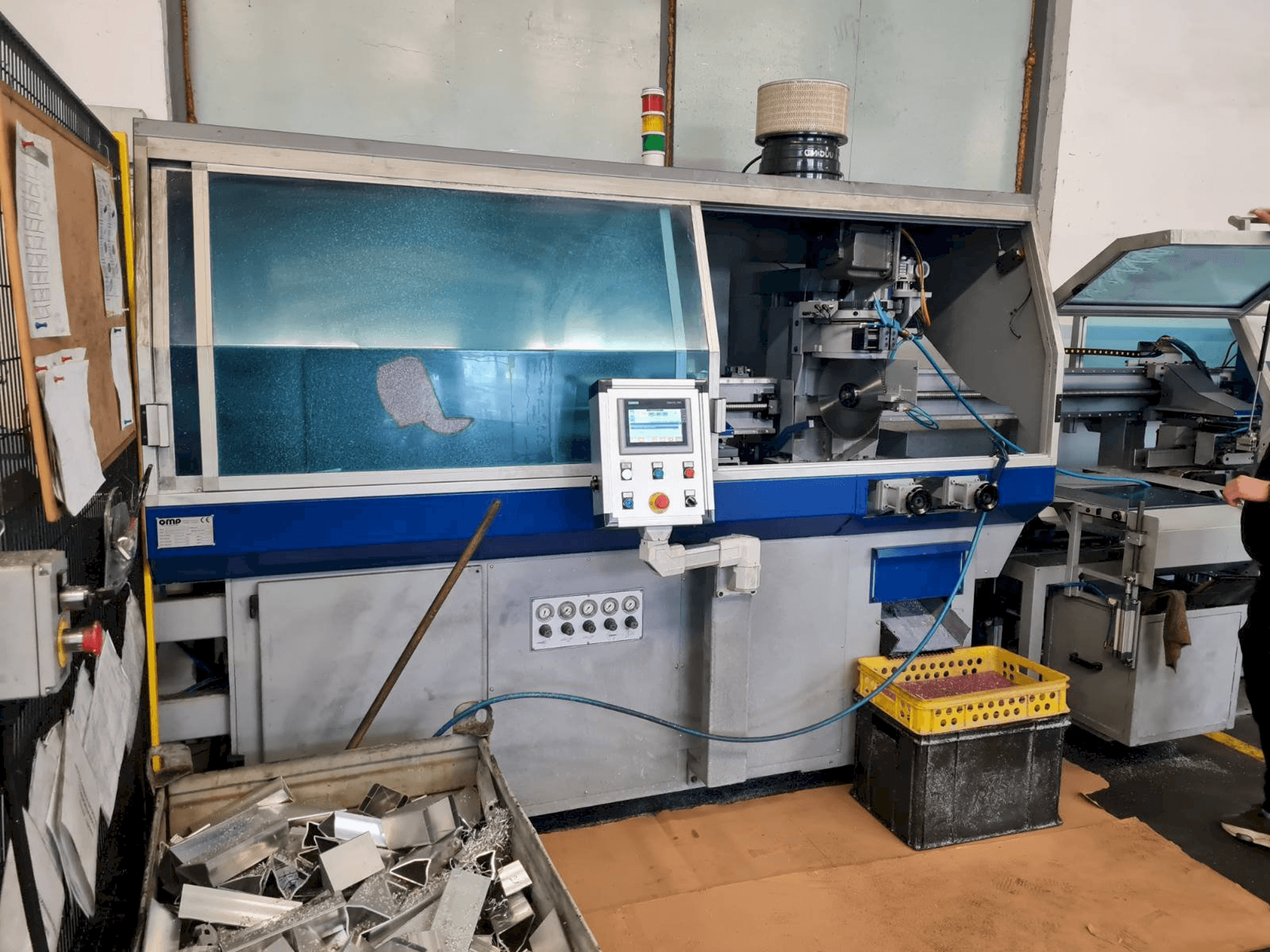 Frontansicht der OMP EURO 400 CMCNPRL Maschine