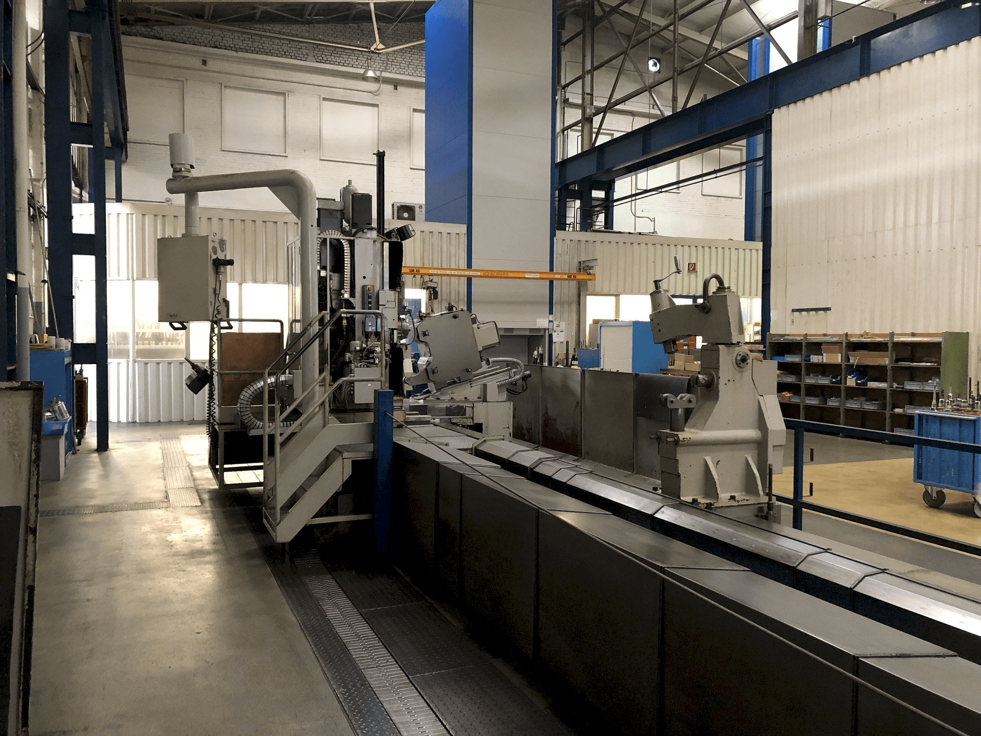 Frontansicht der Tacchi Giacomo HD/3-120L CNC Maschine