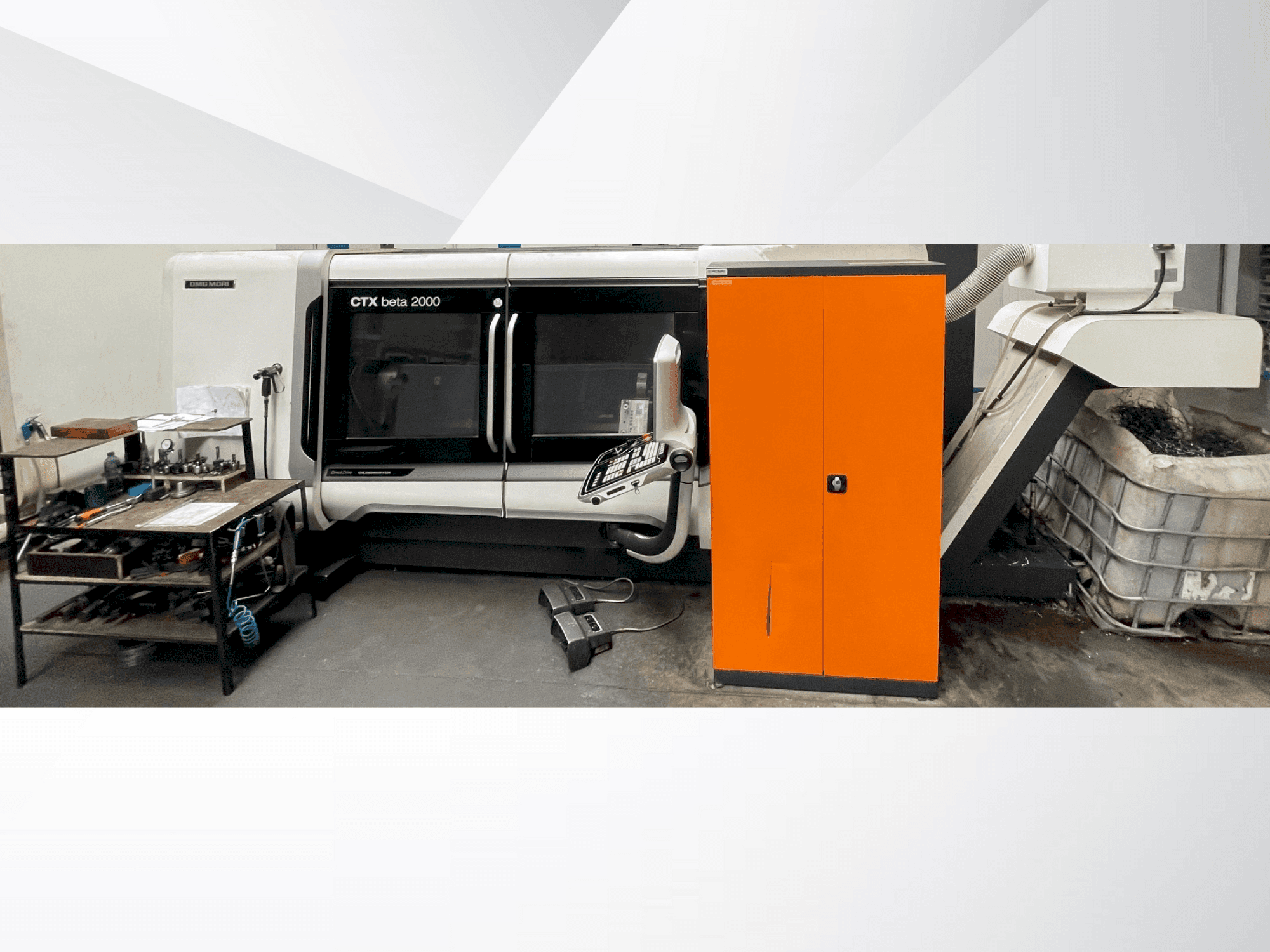 Frontansicht der DMG MORI CTX 2000 Maschine