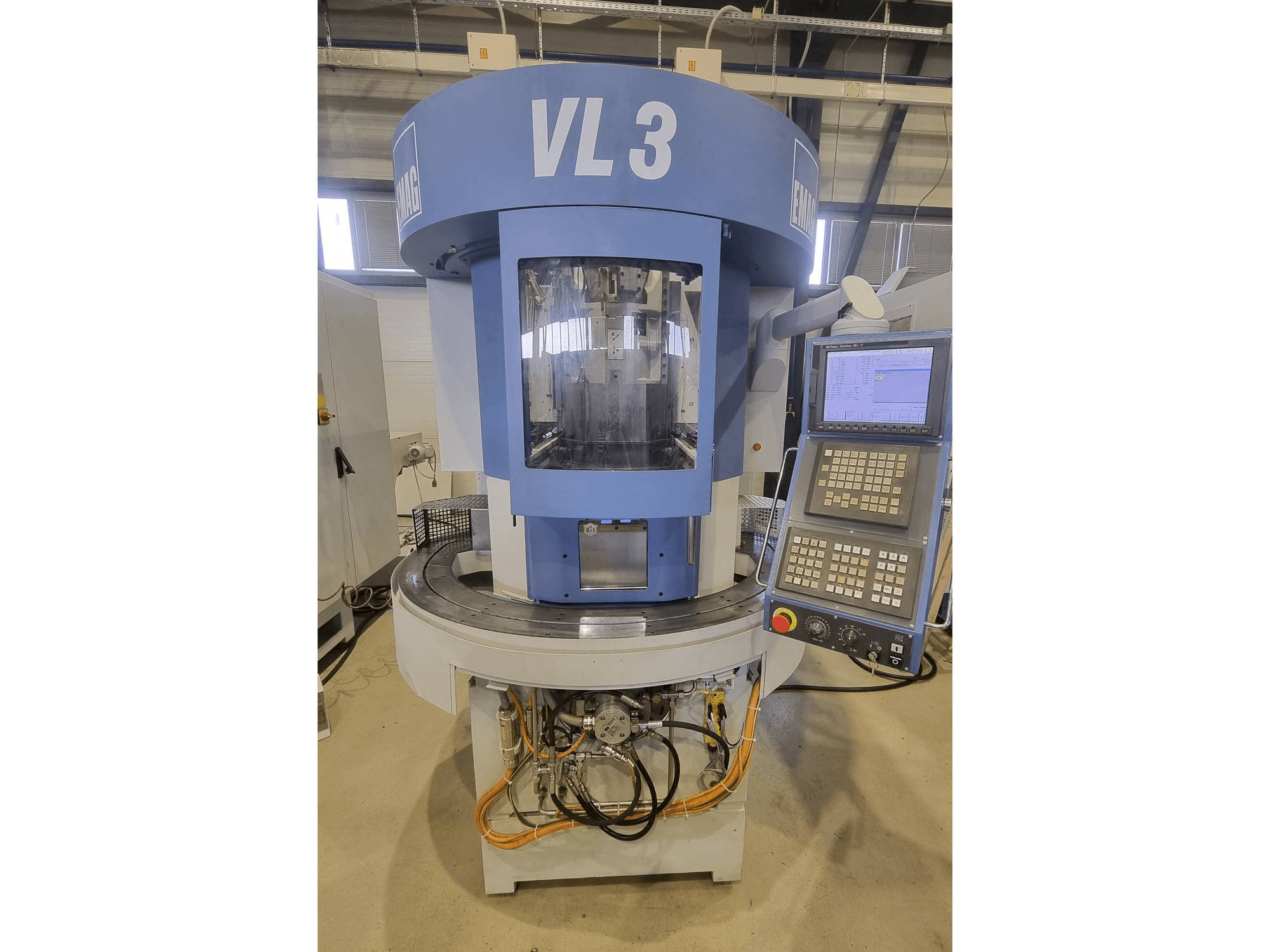 Frontansicht der EMAG VL3 Maschine