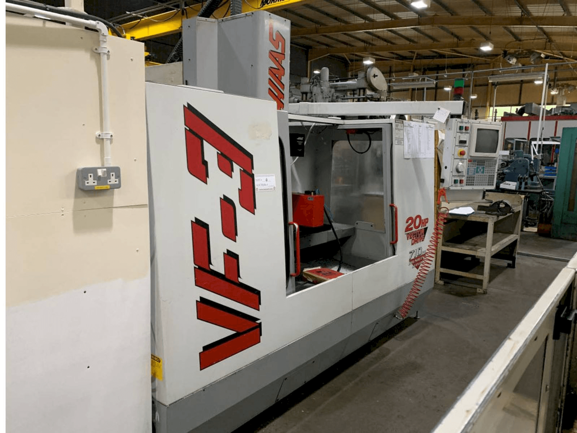 Frontansicht der HAAS VF3 Maschine