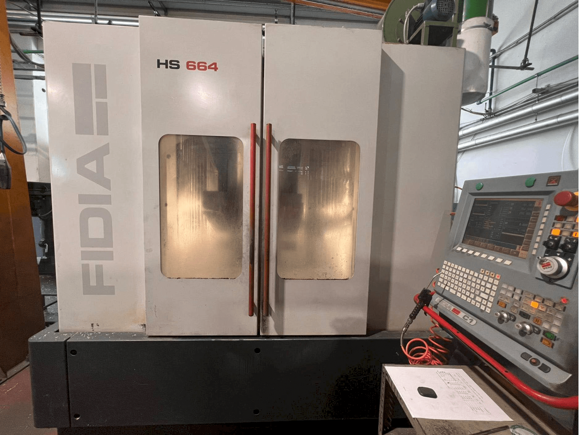 Frontansicht der Fidia HS 664 Maschine
