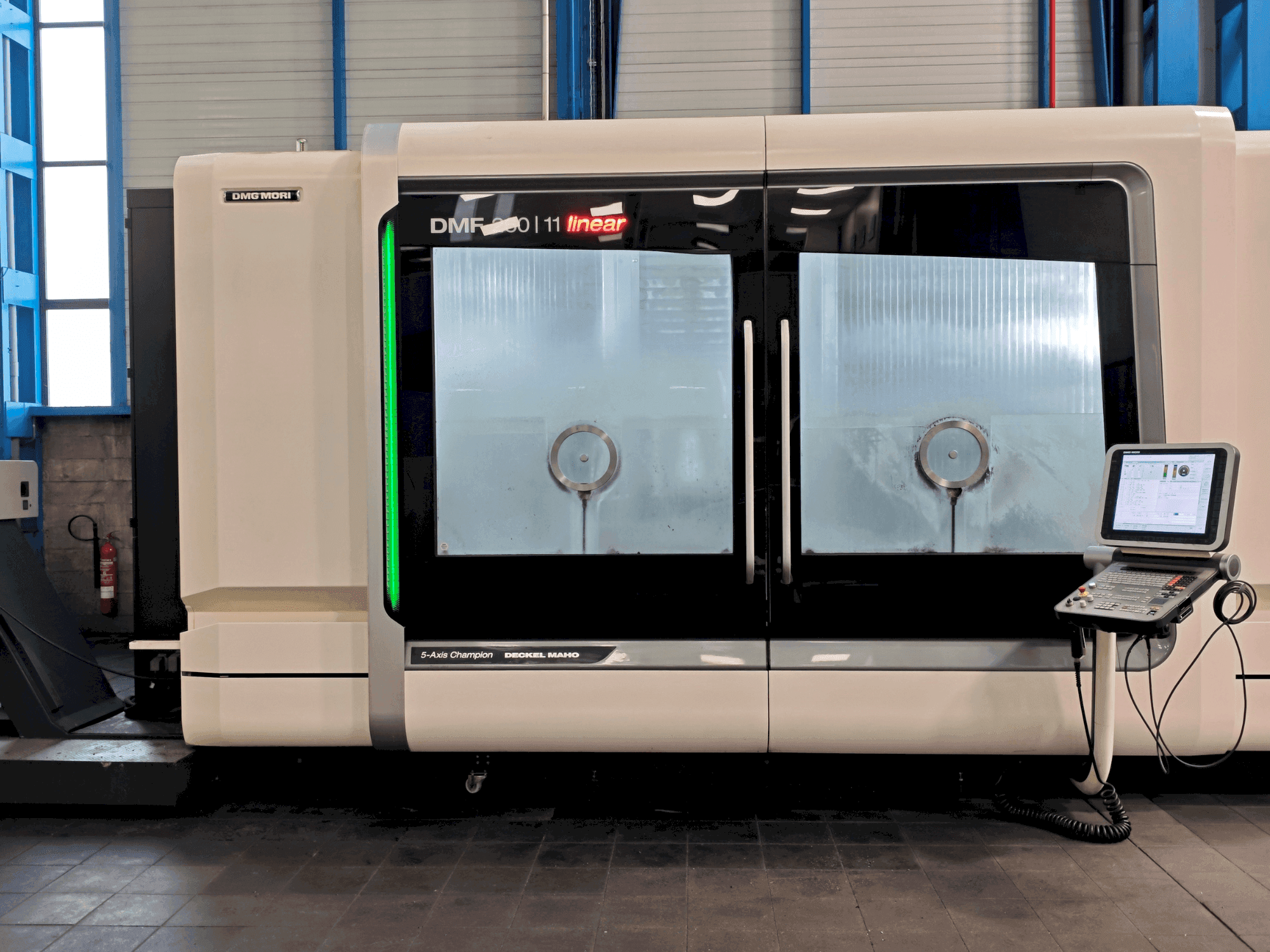Frontansicht der DMG MORI DMF 260-11 Linear Maschine