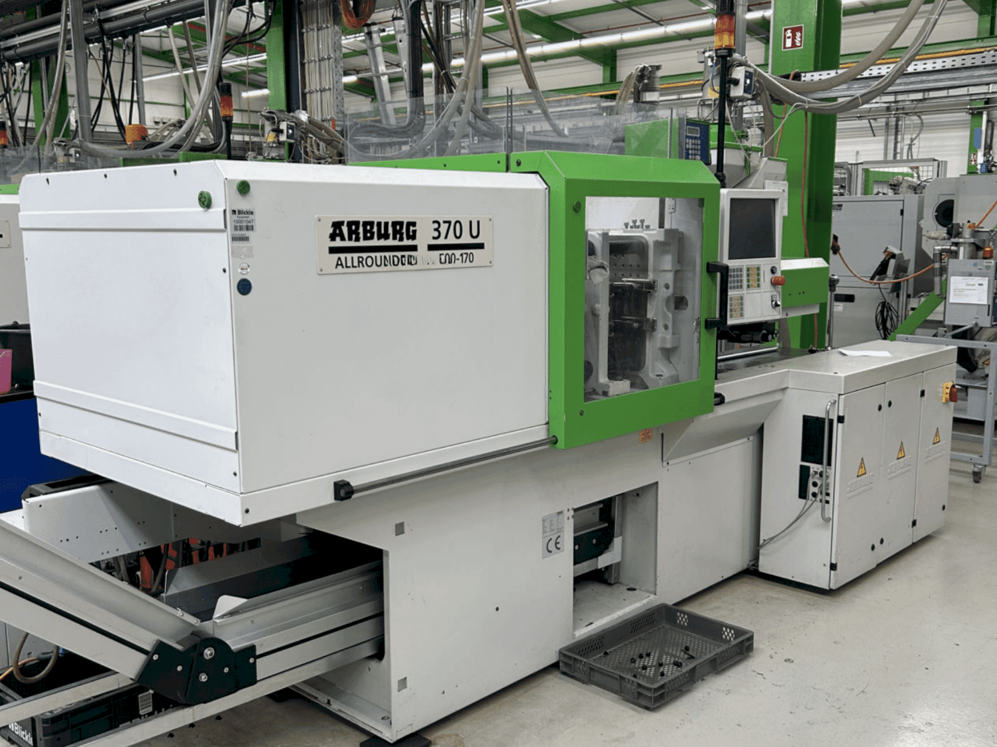 Frontansicht der Arburg 370 U / 500-170 Maschine