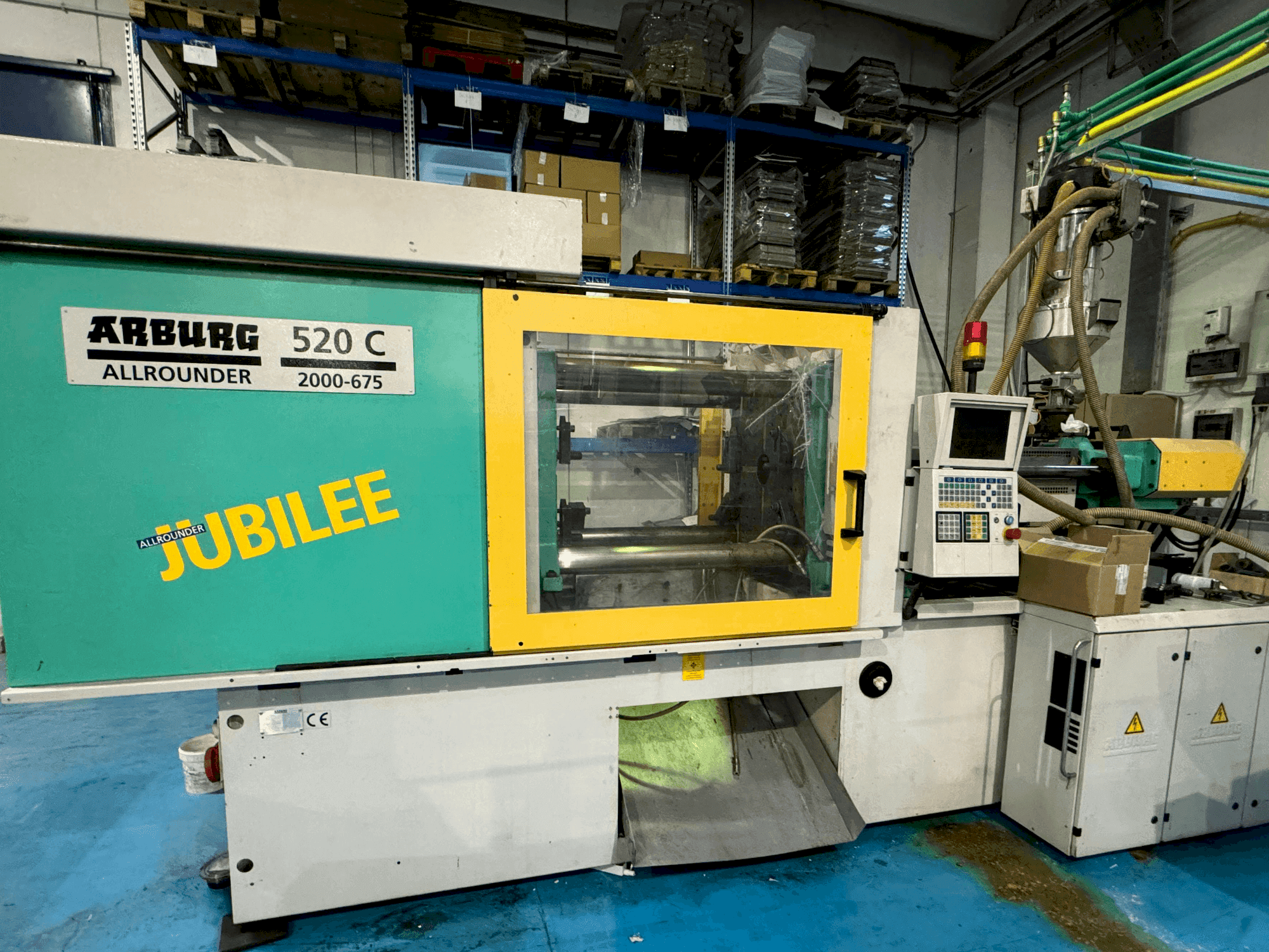 Frontansicht der Arburg ALLROUNDER CENTEX 520 C 2000-675 Maschine