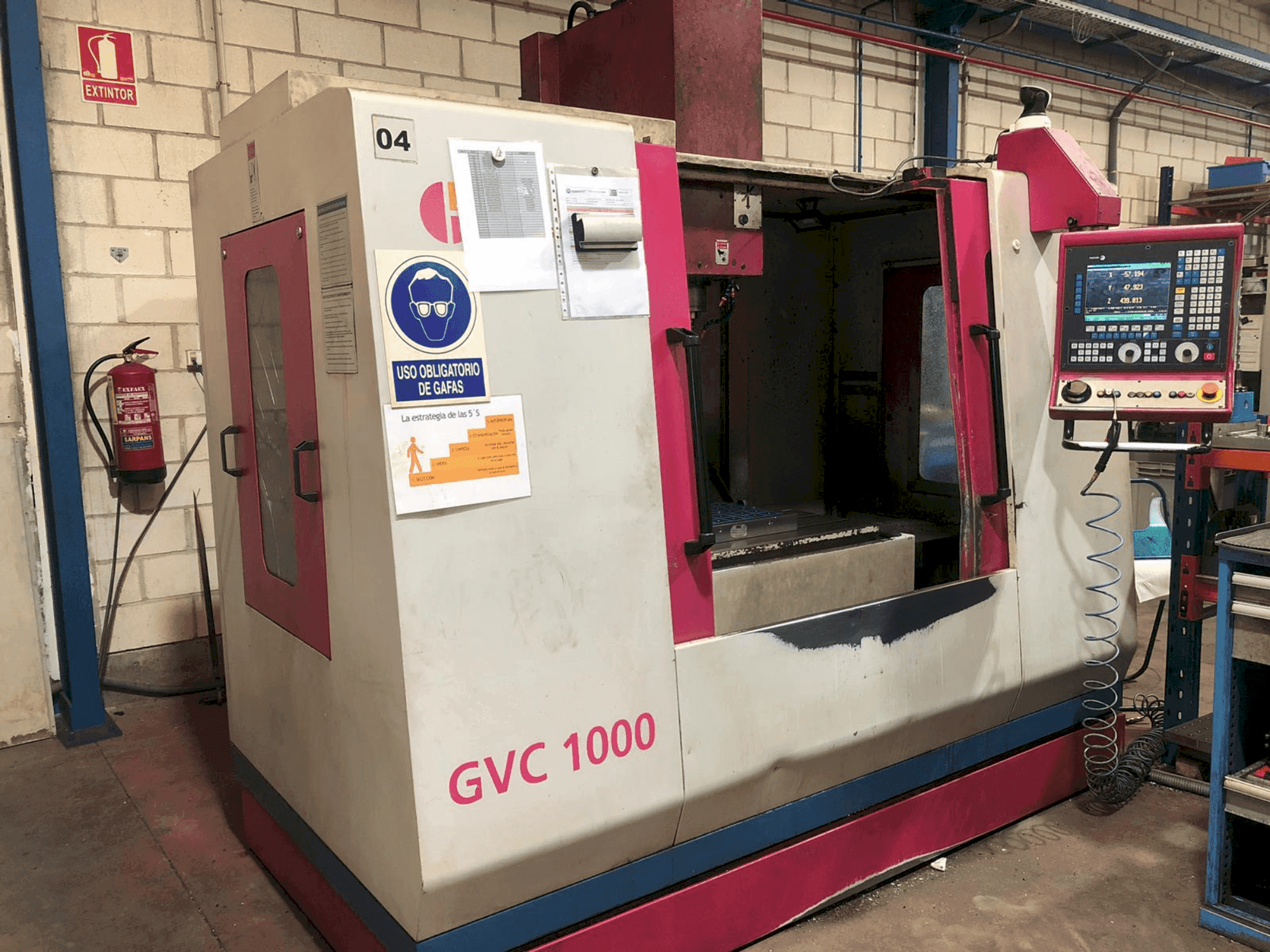 Frontansicht der LAGUN KONDIA GVC 1000 Maschine