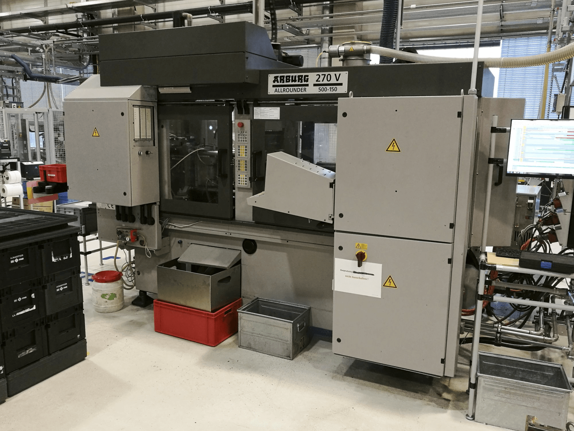 Rechte Ansicht der Arburg 270V 500-150 Maschine