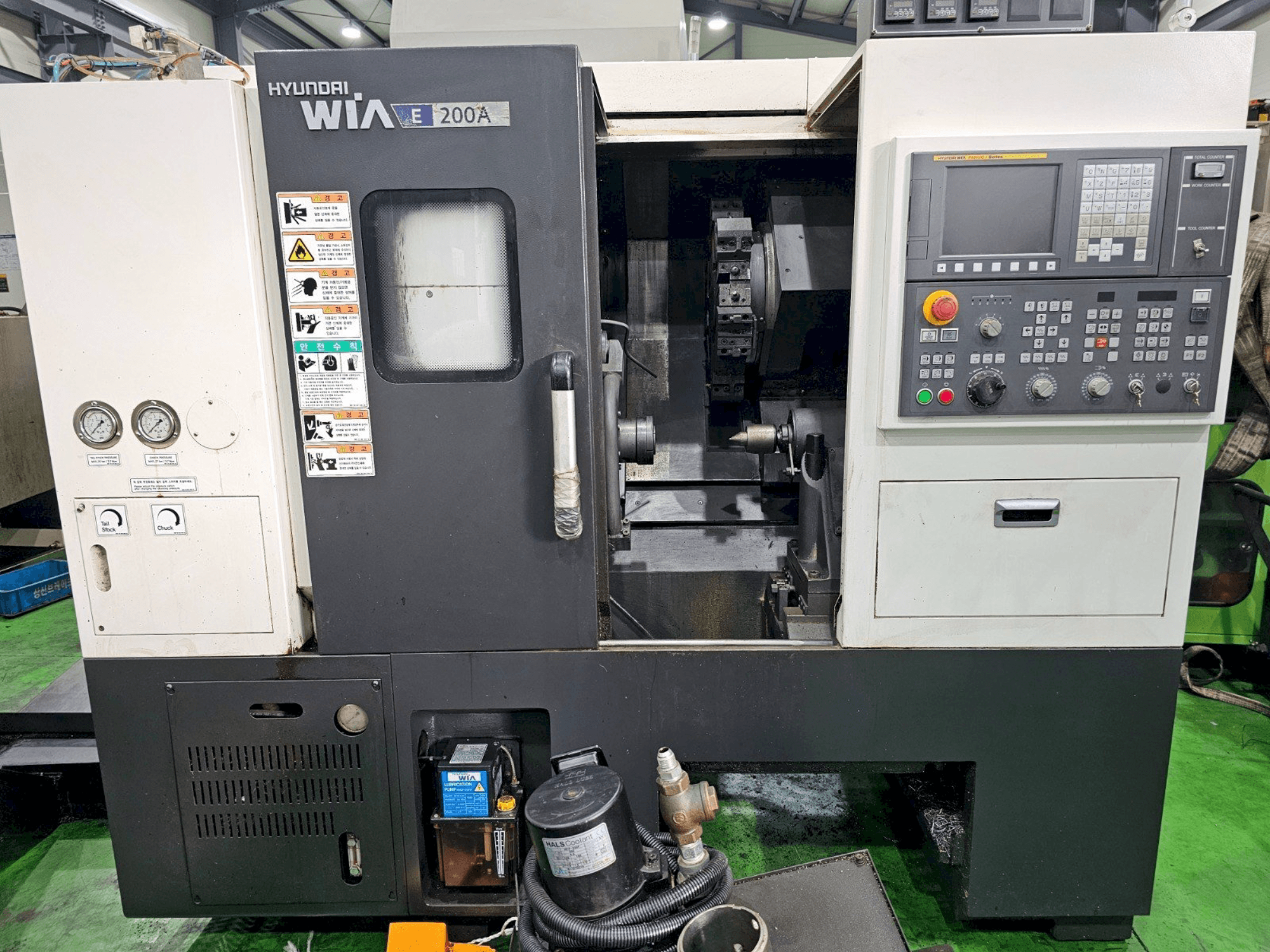Frontansicht der Hyundai Wia E 200A Maschine