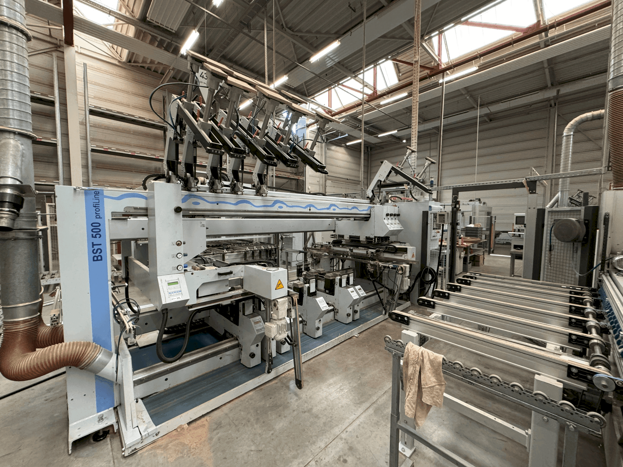 Frontansicht der Weeke profiLine BST 500/D Maschine