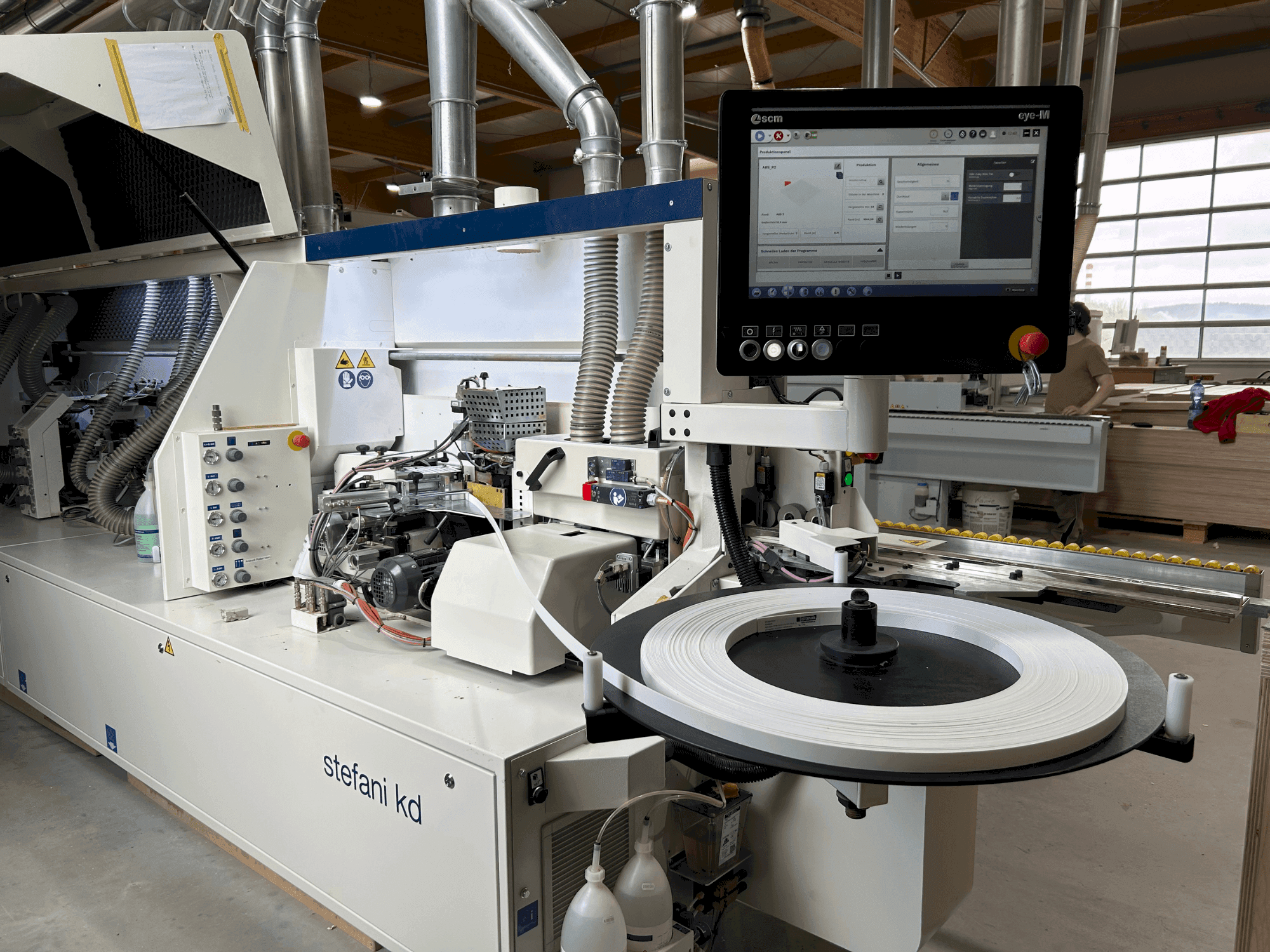 Frontansicht der SCM Stefani kd hp Maschine