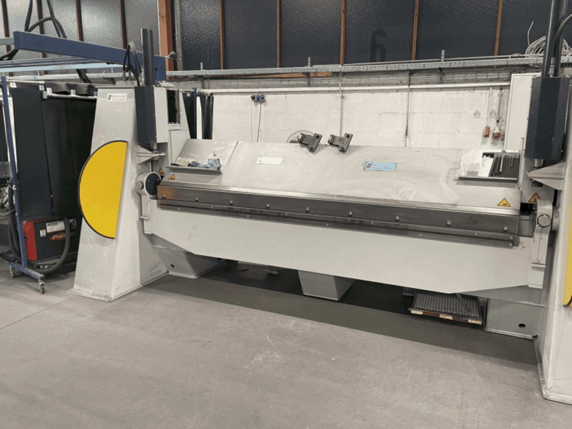 Frontansicht der DR. HOCHSTRATE SBM 3000/6 (2018) Maschine