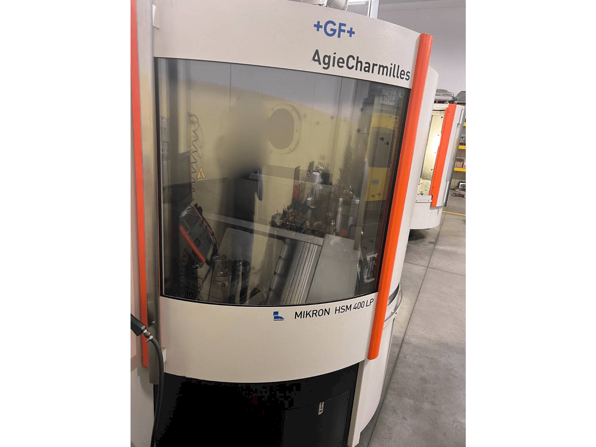 Frontansicht der AgieCharmilles MIKRON HSM 400 LP Maschine