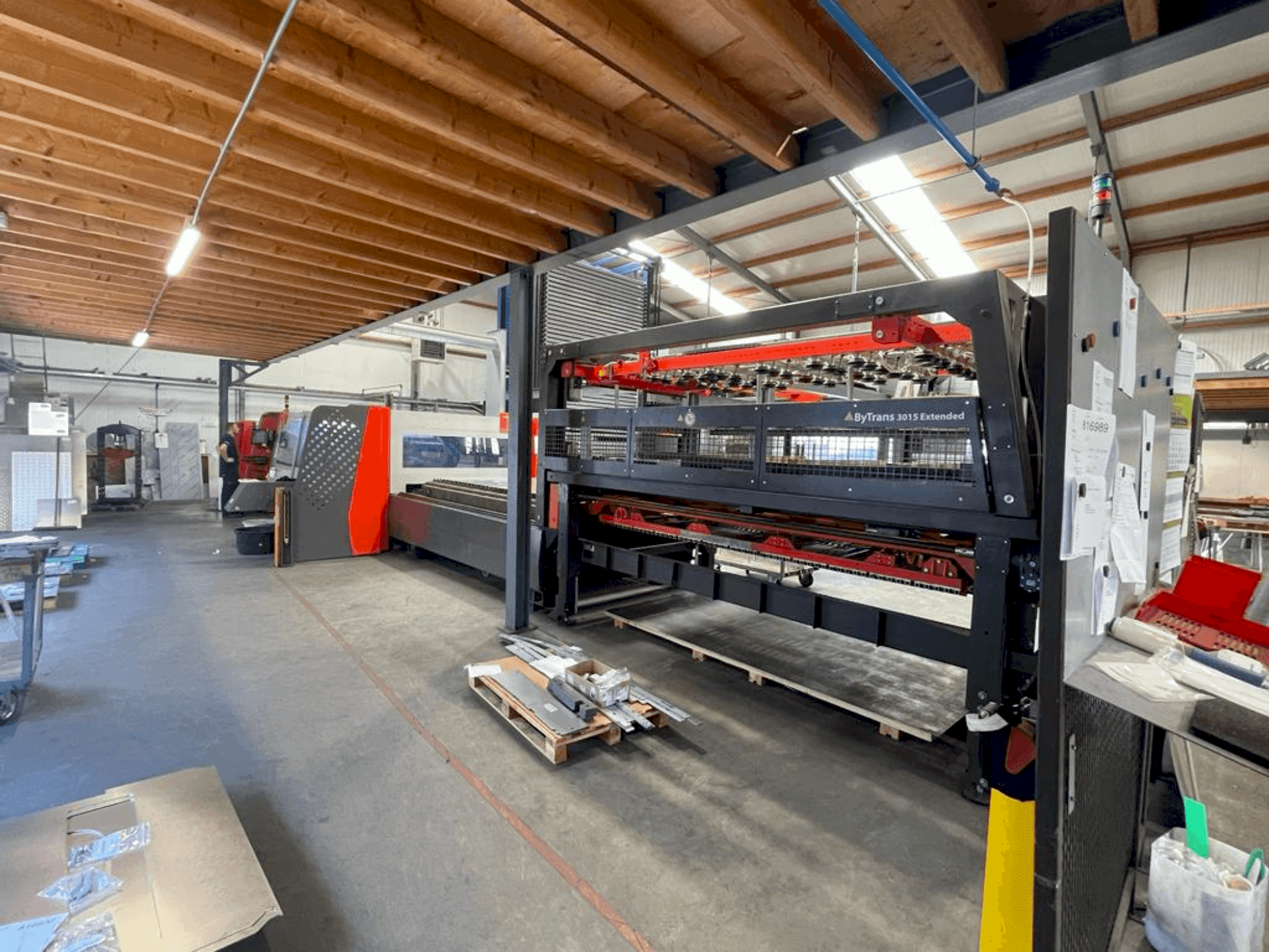 Frontansicht der Bystronic ByTrans 3015 Extended Maschine