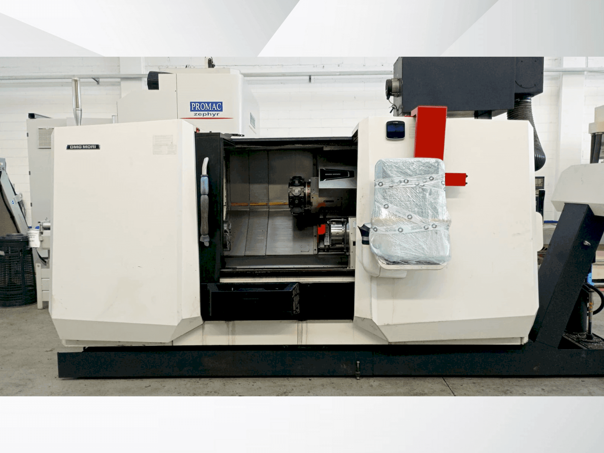 Frontansicht der DMG MORI CLX 550 Maschine