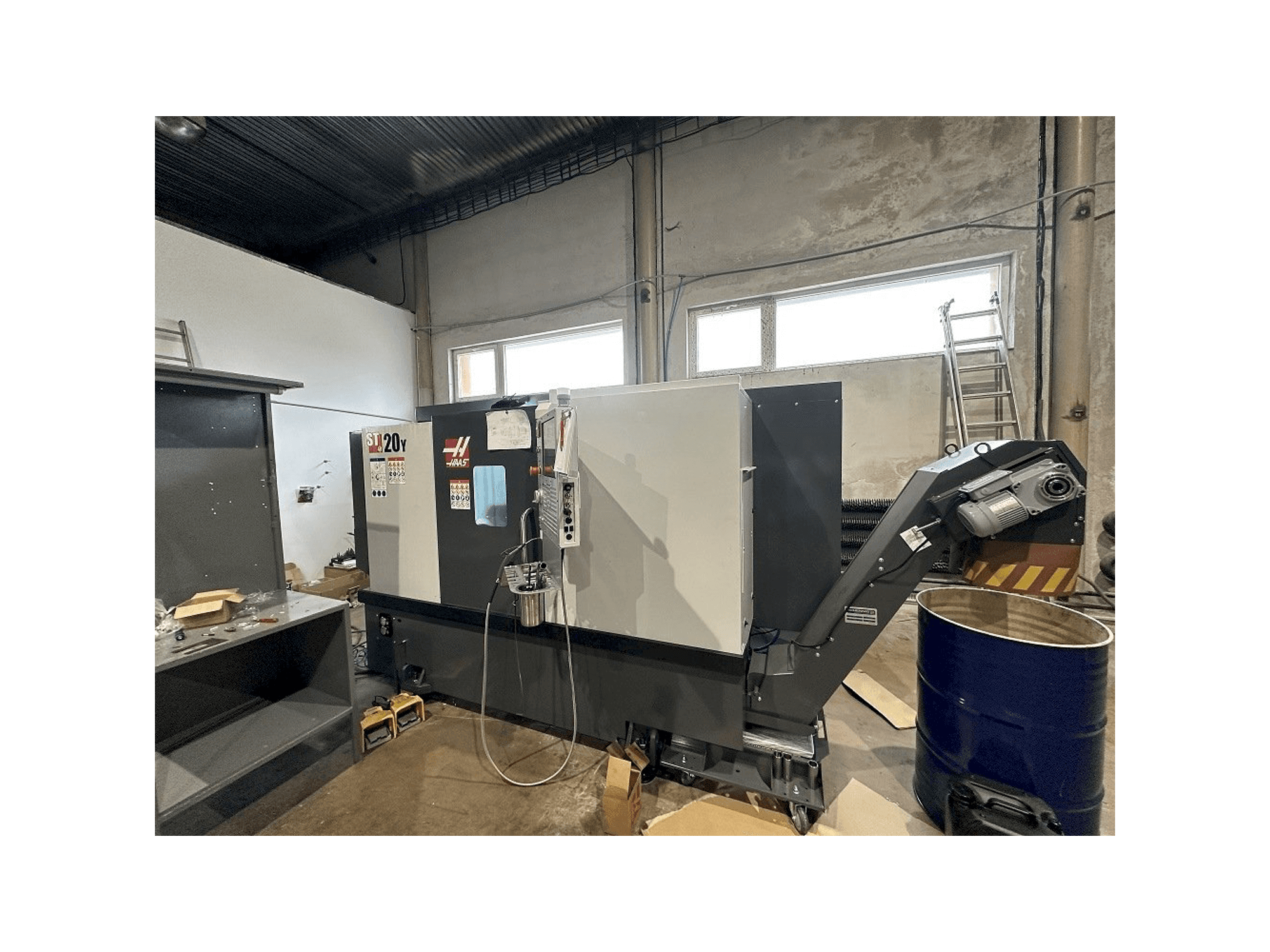 Frontansicht der HAAS ST-20Y Maschine
