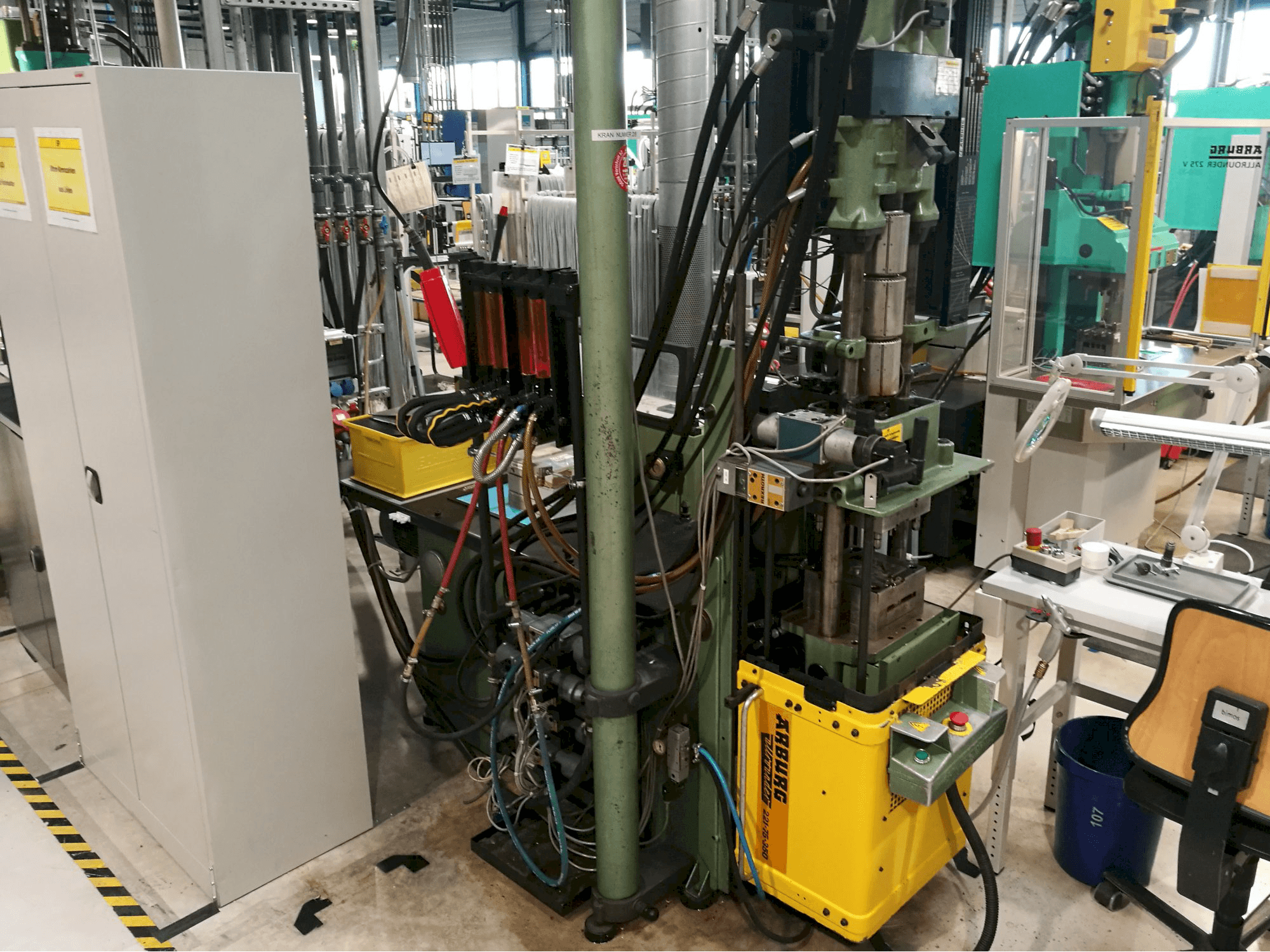 Ausschnitt der Arburg Allrounder 221-75-350 Maschine