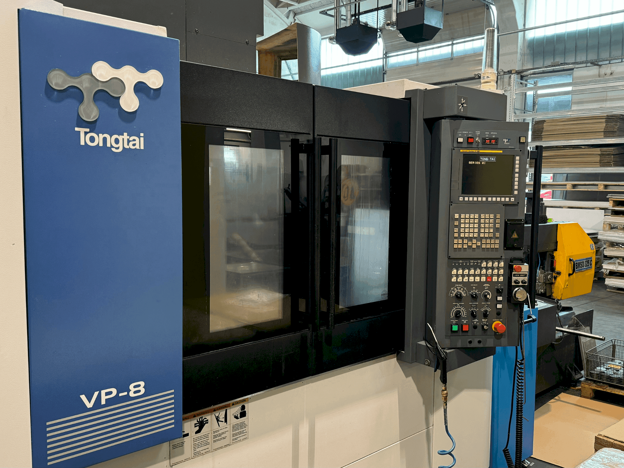 Frontansicht der Tongtai VP-8 Maschine