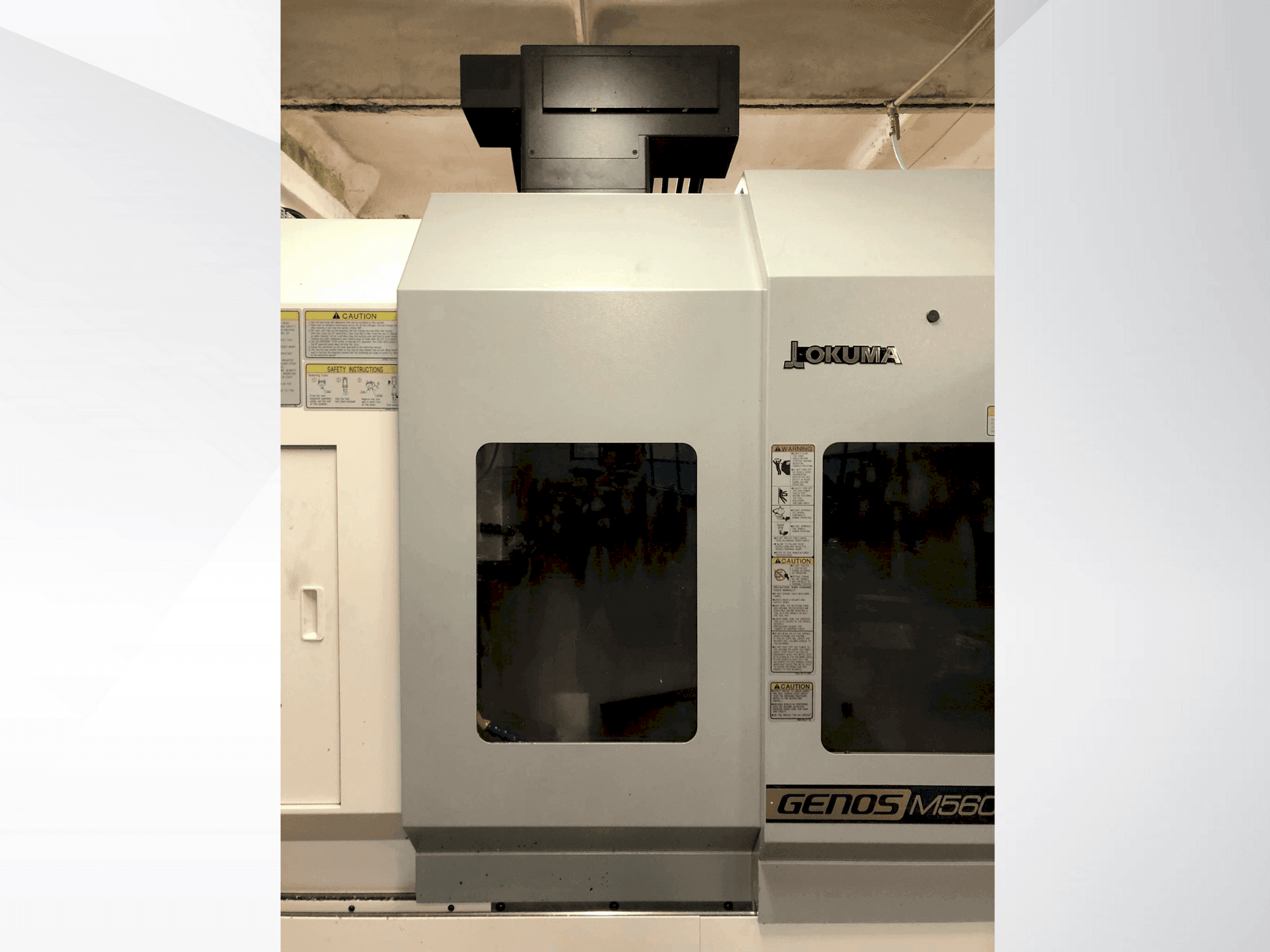 Frontansicht der Okuma Genos M569 –V8 Maschine