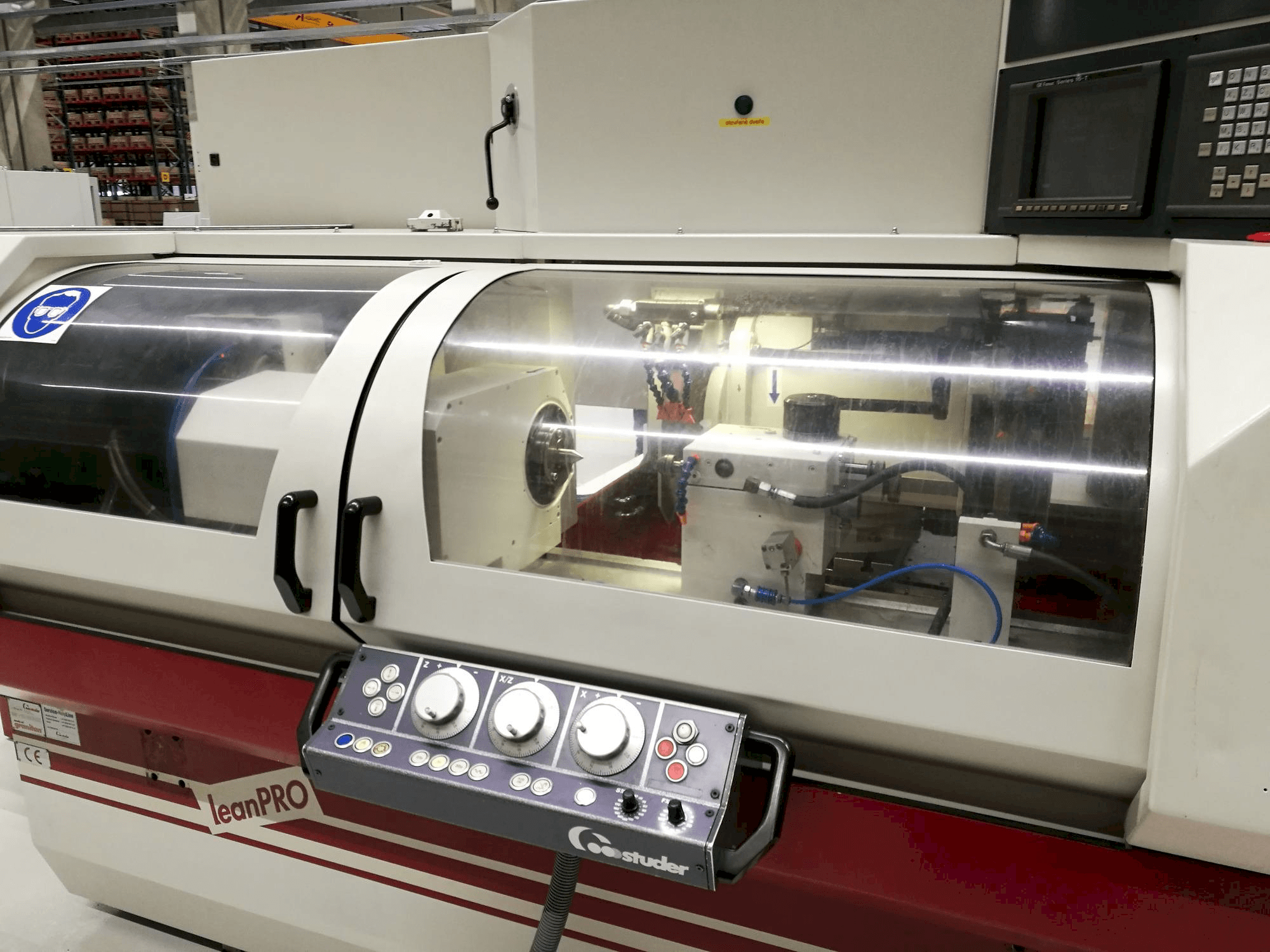 Frontansicht der STUDER S30 lean PRO Maschine