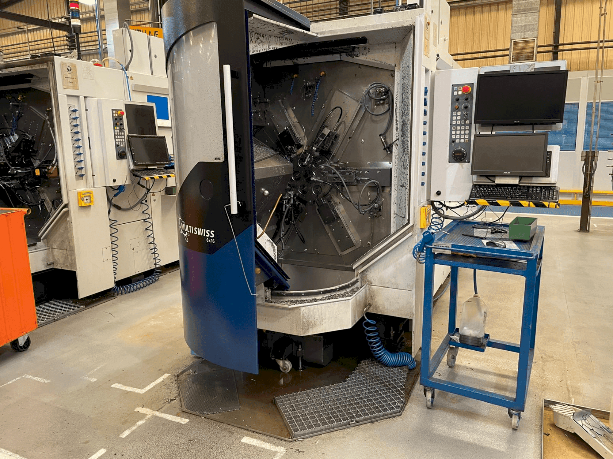 Frontansicht der TORNOS MultiSwiss 6x16 Maschine