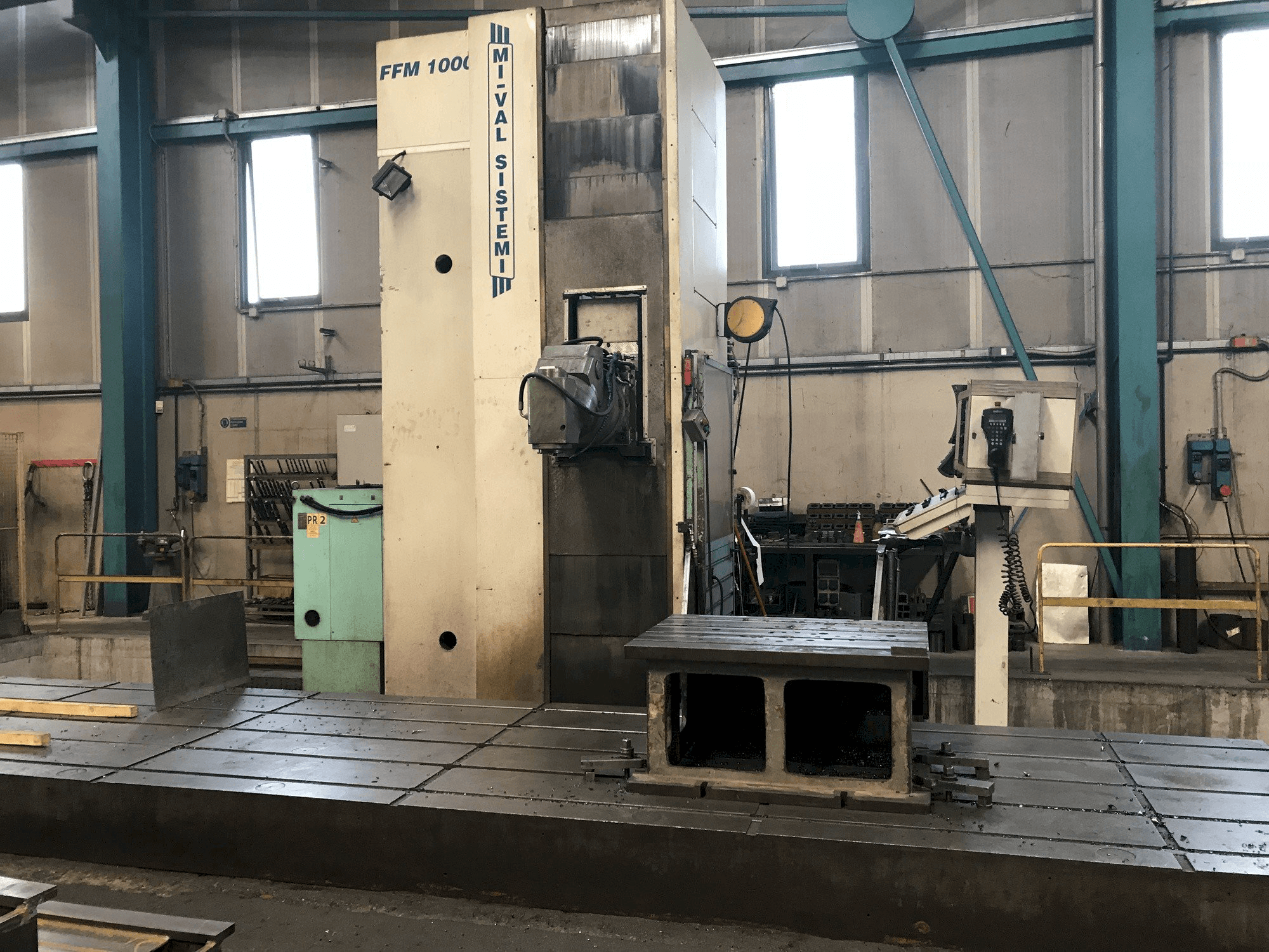 Frontansicht der MIVAL FFM 1000 Maschine