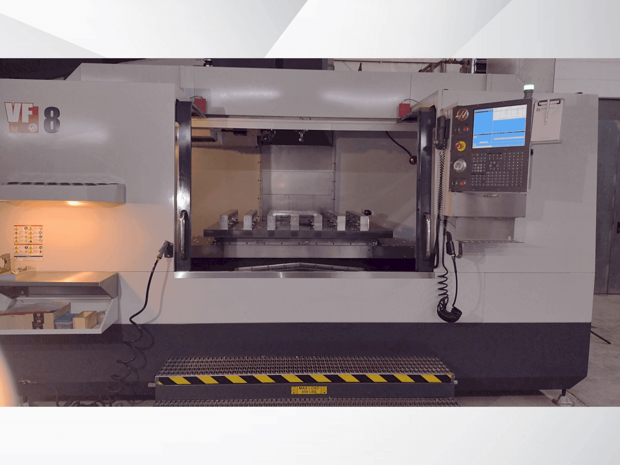 Frontansicht der HAAS VF-8/40 Maschine