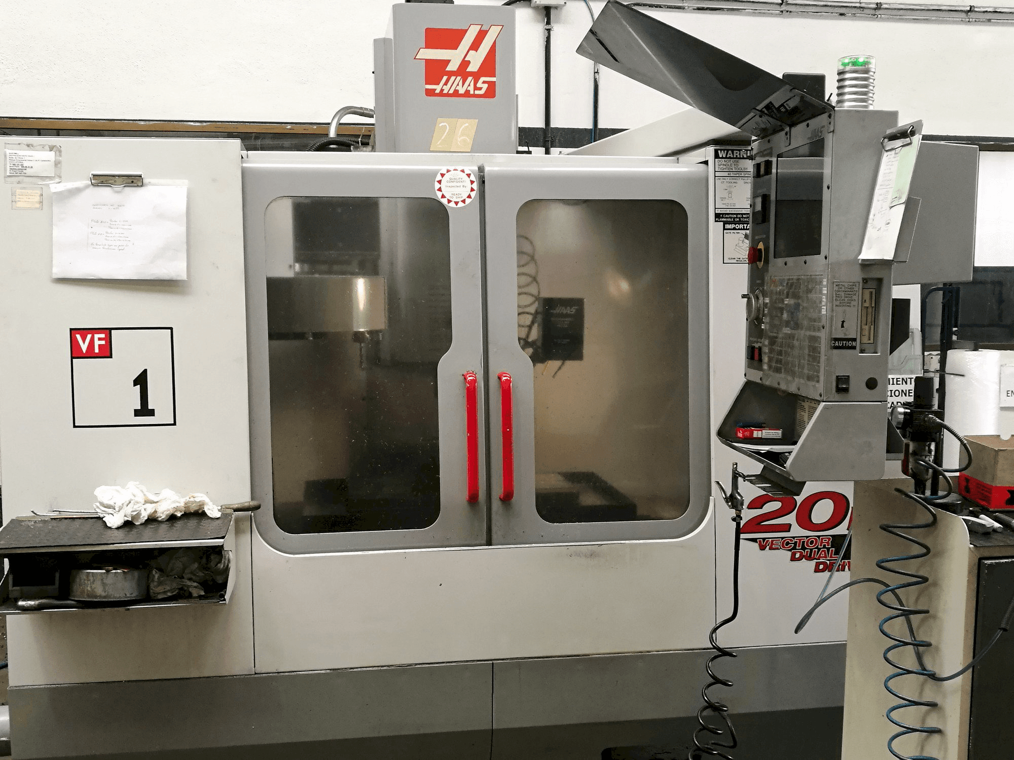 Frontansicht der HAAS VF 1 Maschine