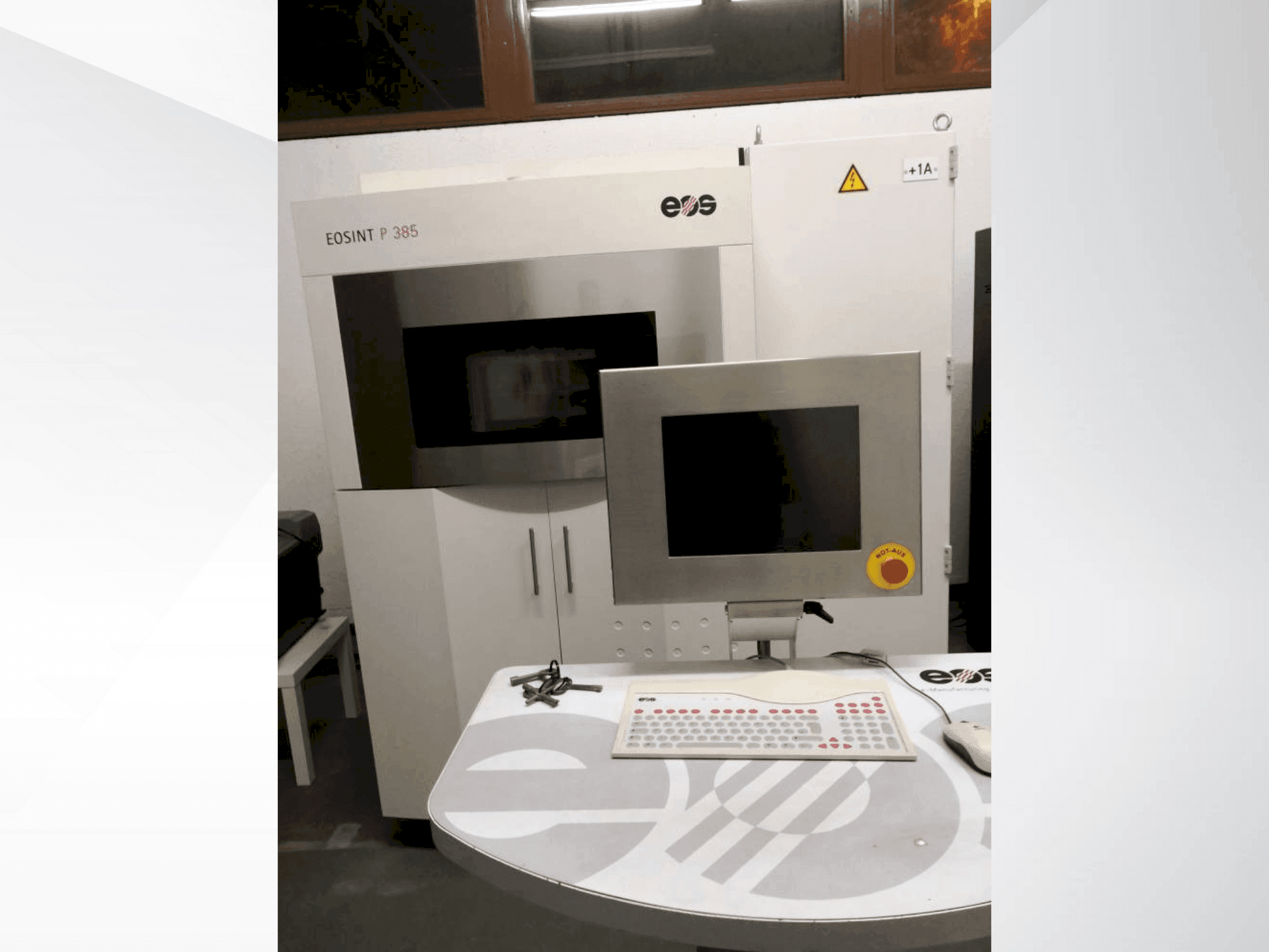 Frontansicht der EOS SLS P-385 Maschine